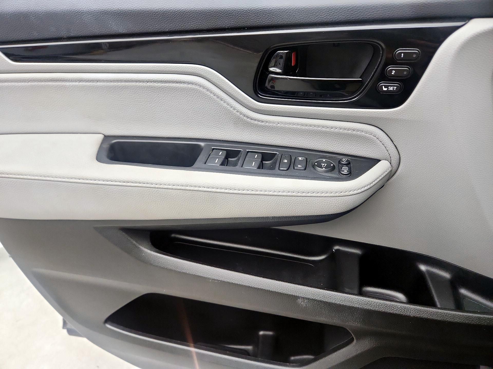 Thumbnail: 2023 Honda Odyssey - 12