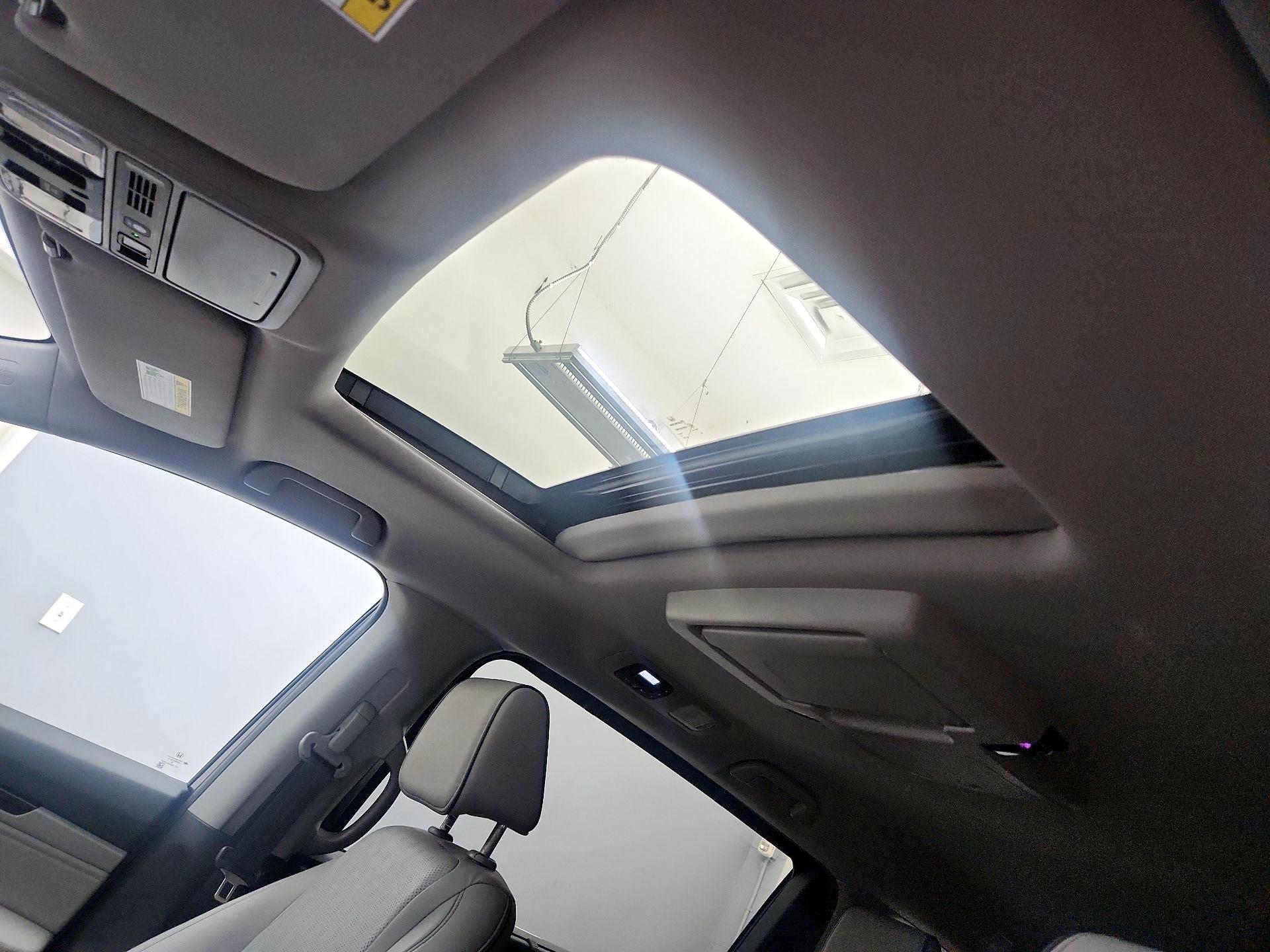 Thumbnail: 2023 Honda Odyssey - 20