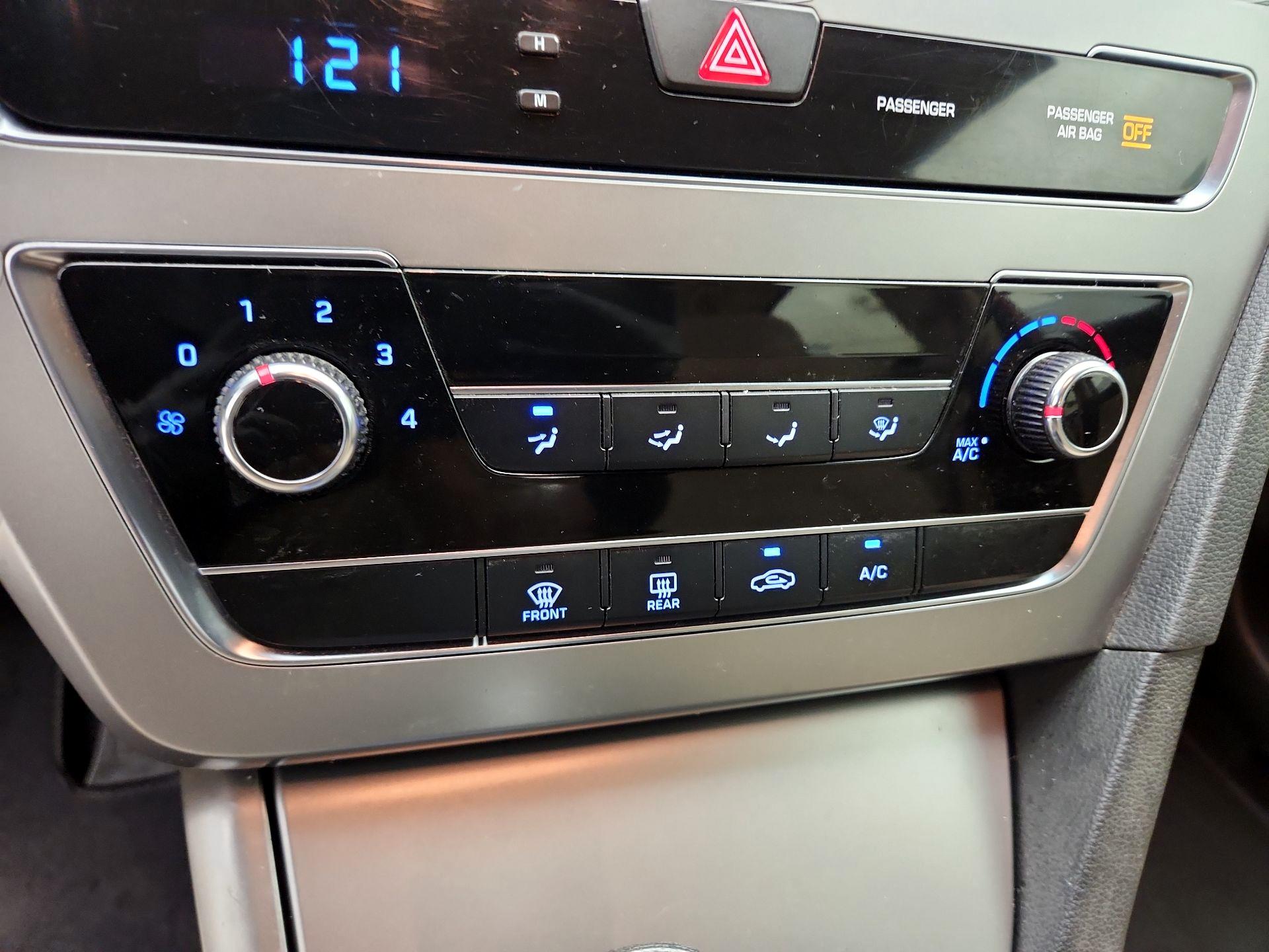 Thumbnail: 2015 Hyundai Sonata - 15