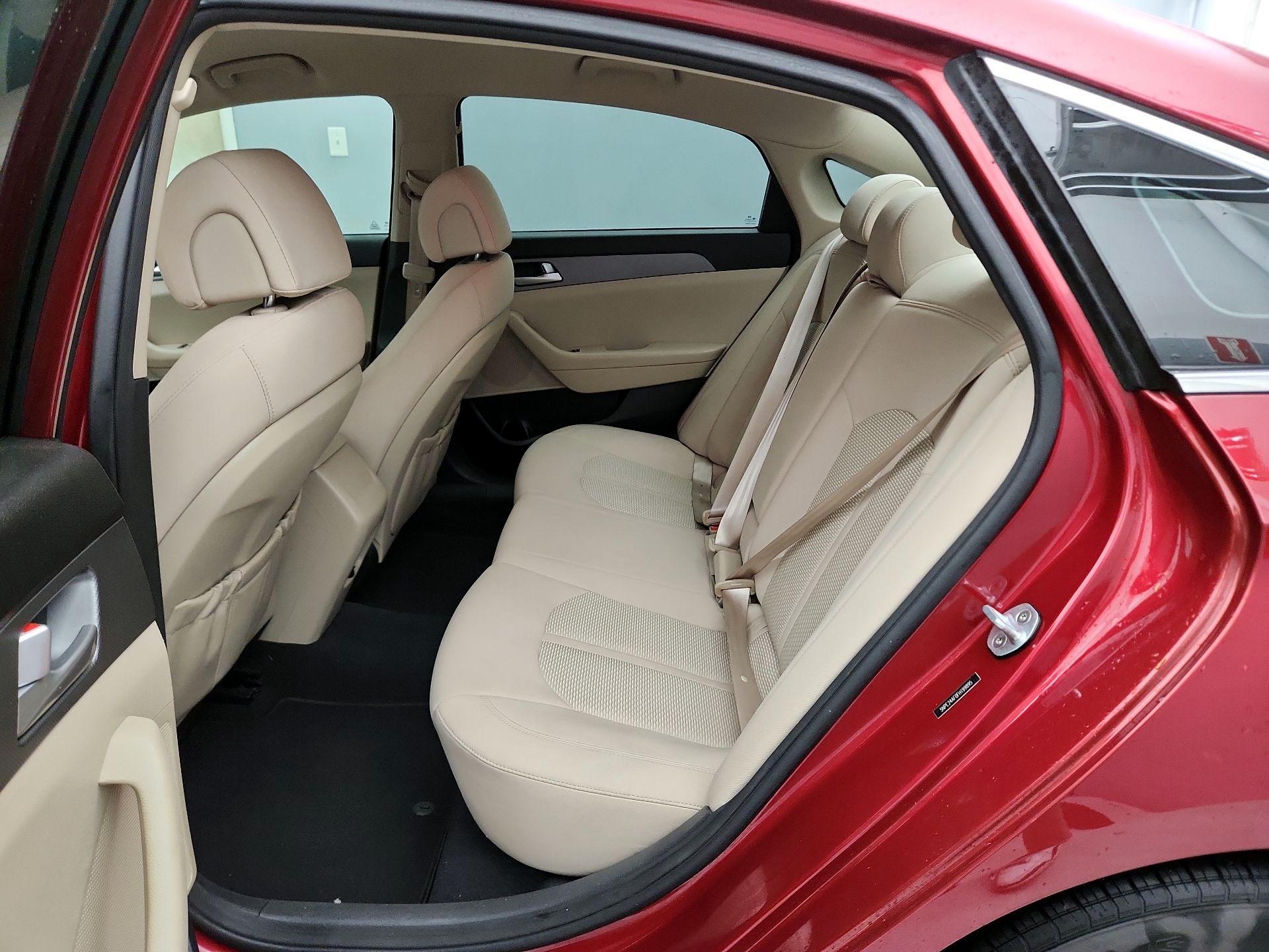 Thumbnail: 2015 Hyundai Sonata - 18