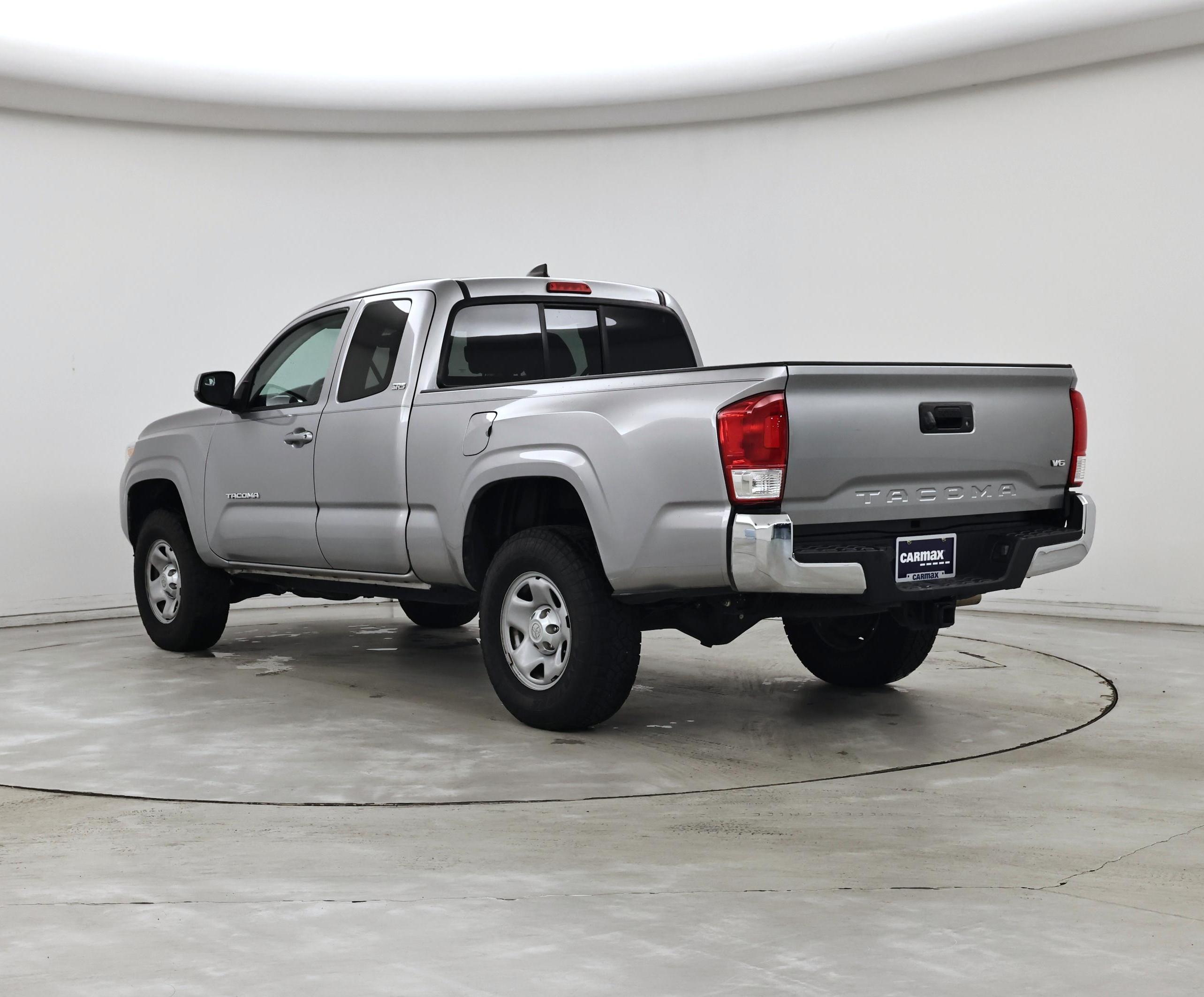 Thumbnail: 2016 Toyota Tacoma - 2