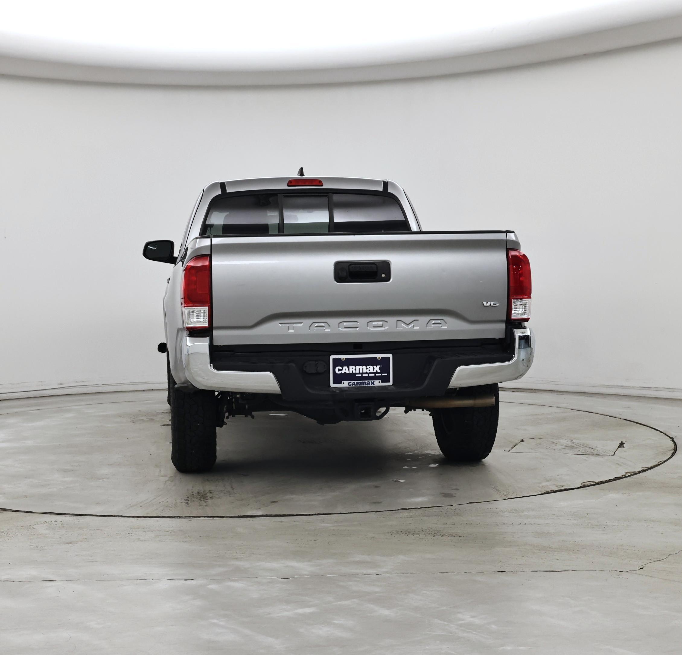 Thumbnail: 2016 Toyota Tacoma - 6