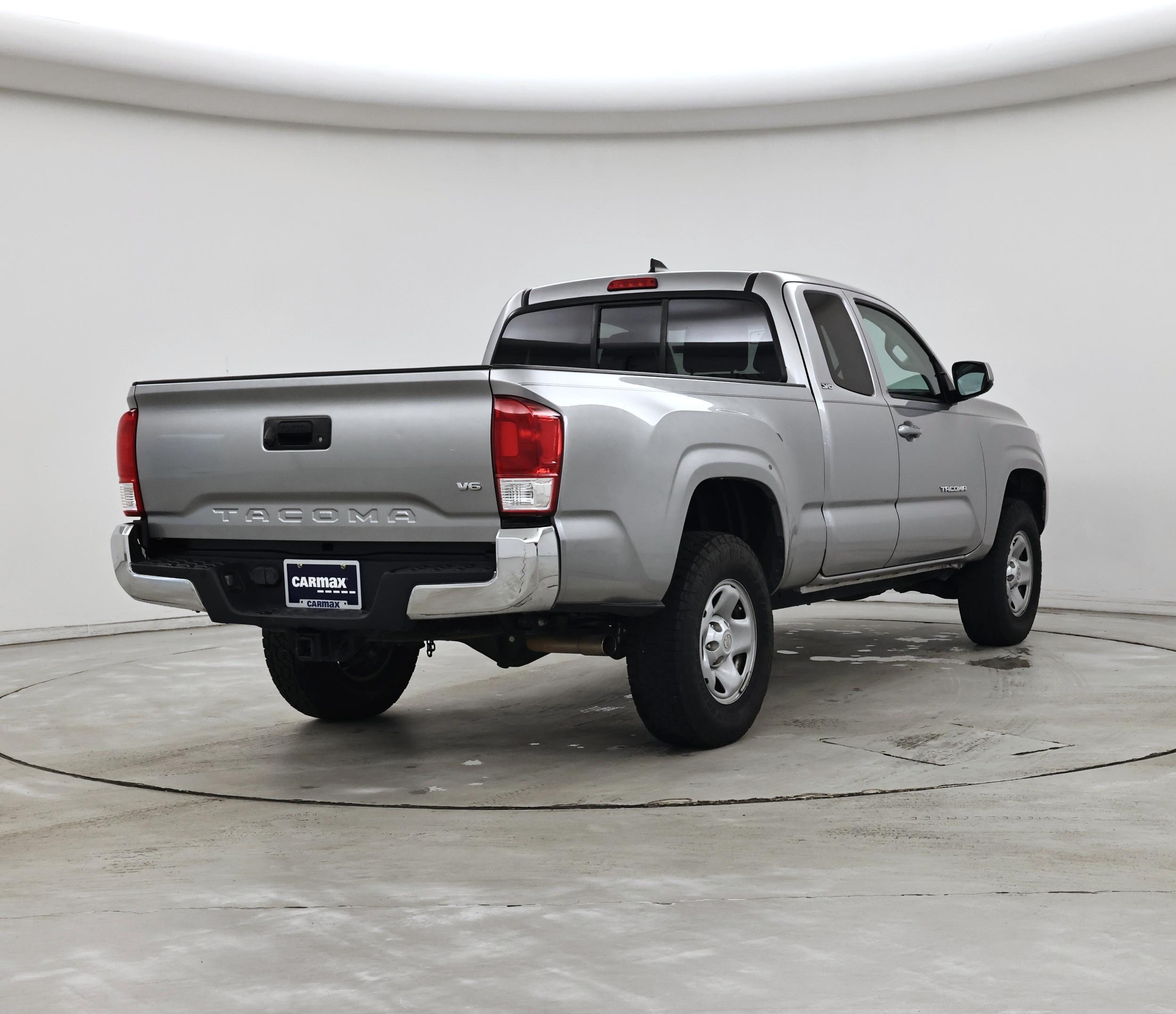 Thumbnail: 2016 Toyota Tacoma - 8