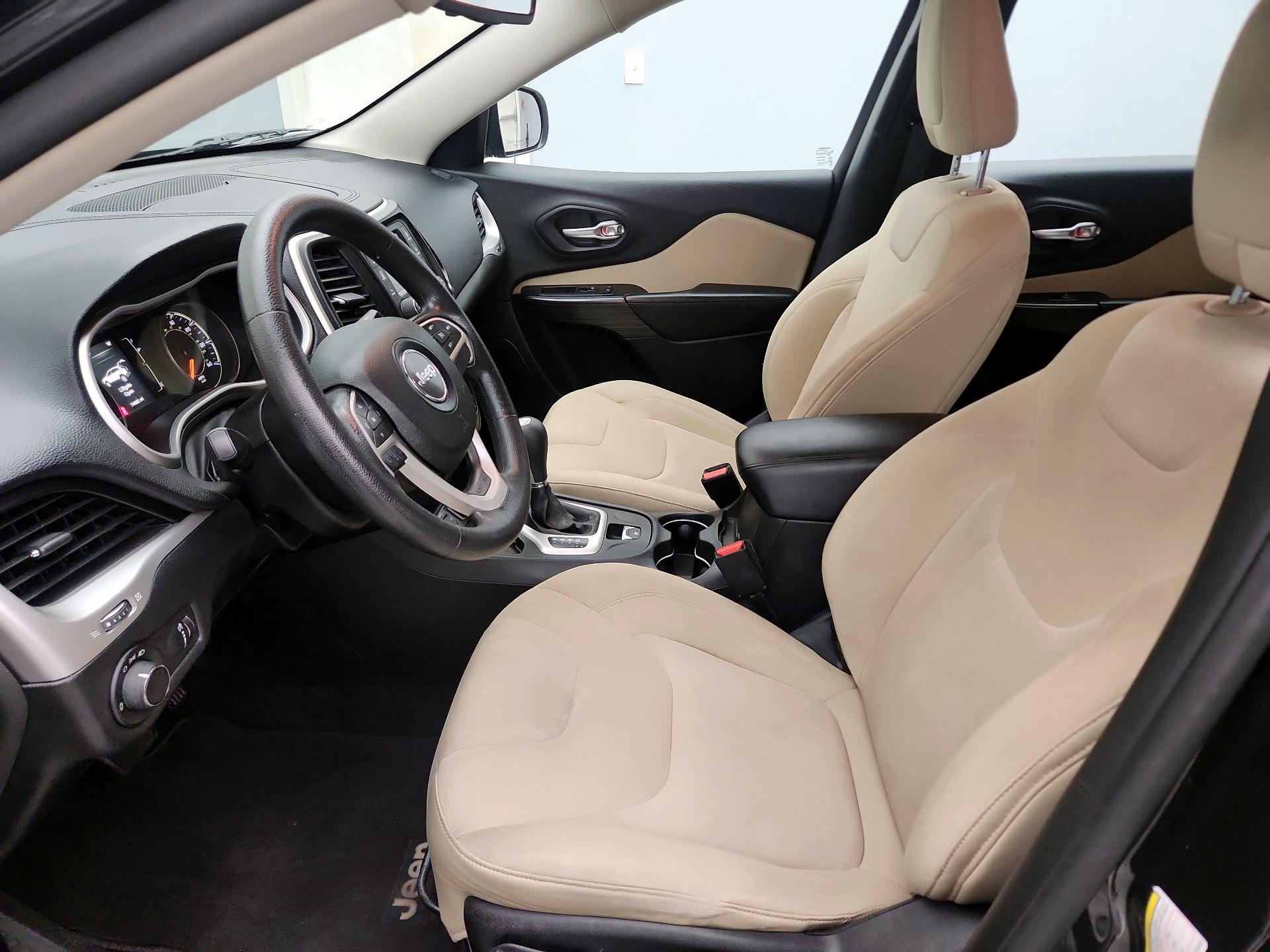 Thumbnail: 2015 Jeep Cherokee - 11