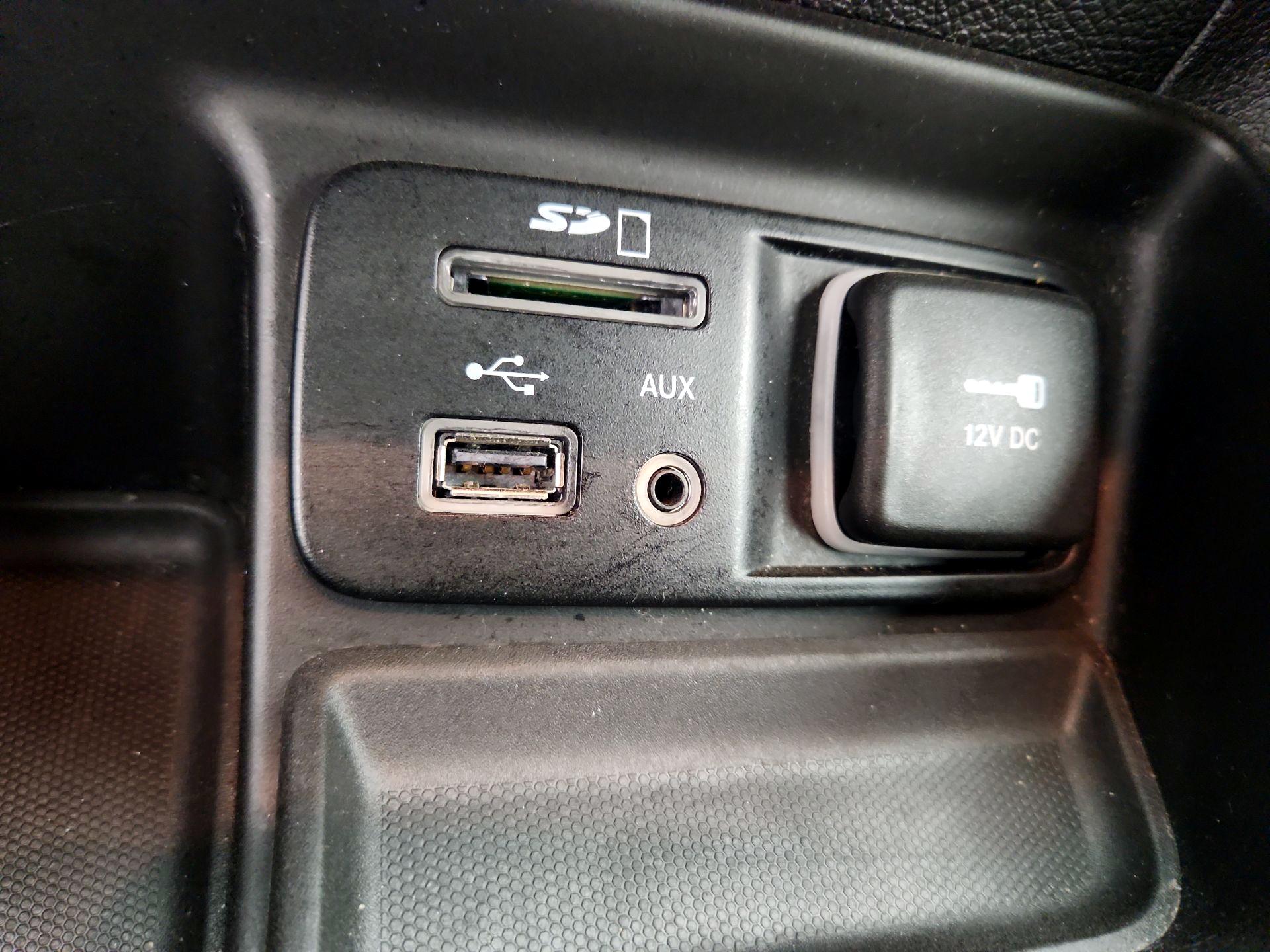 Thumbnail: 2015 Jeep Cherokee - 17