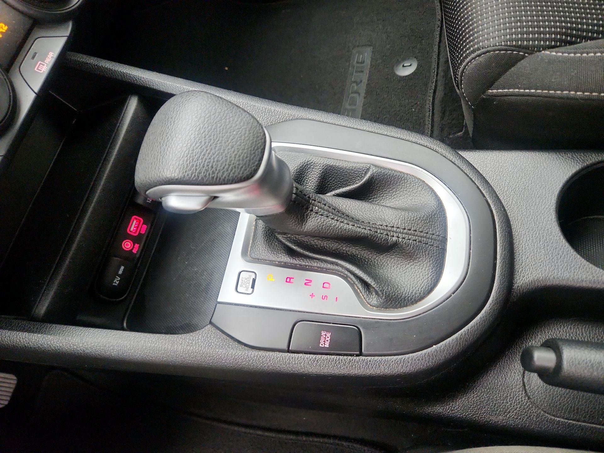 Thumbnail: 2021 Kia Forte - 17