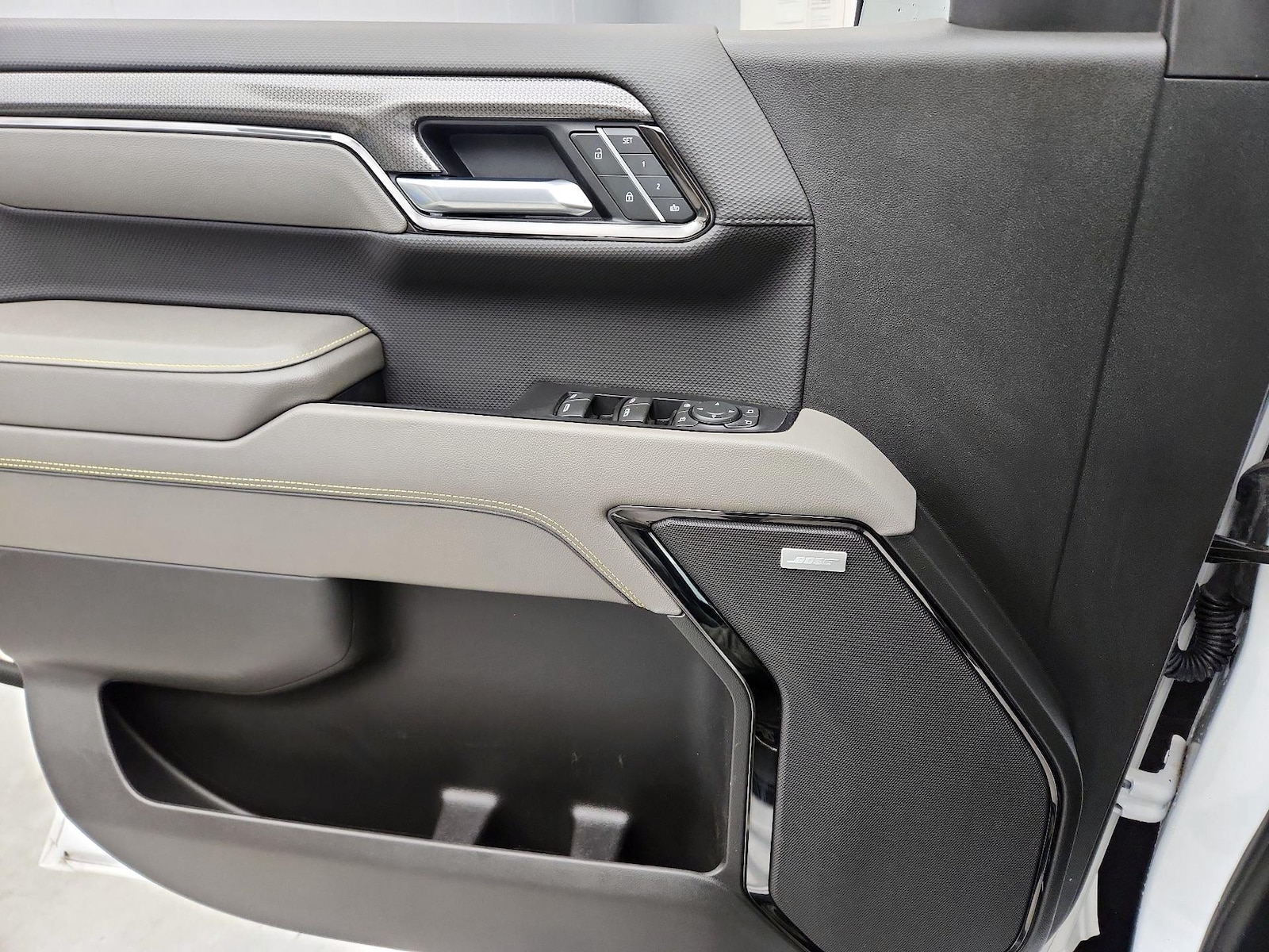 2025 Chevrolet Silverado 1500 ZR2 - Photo 13
