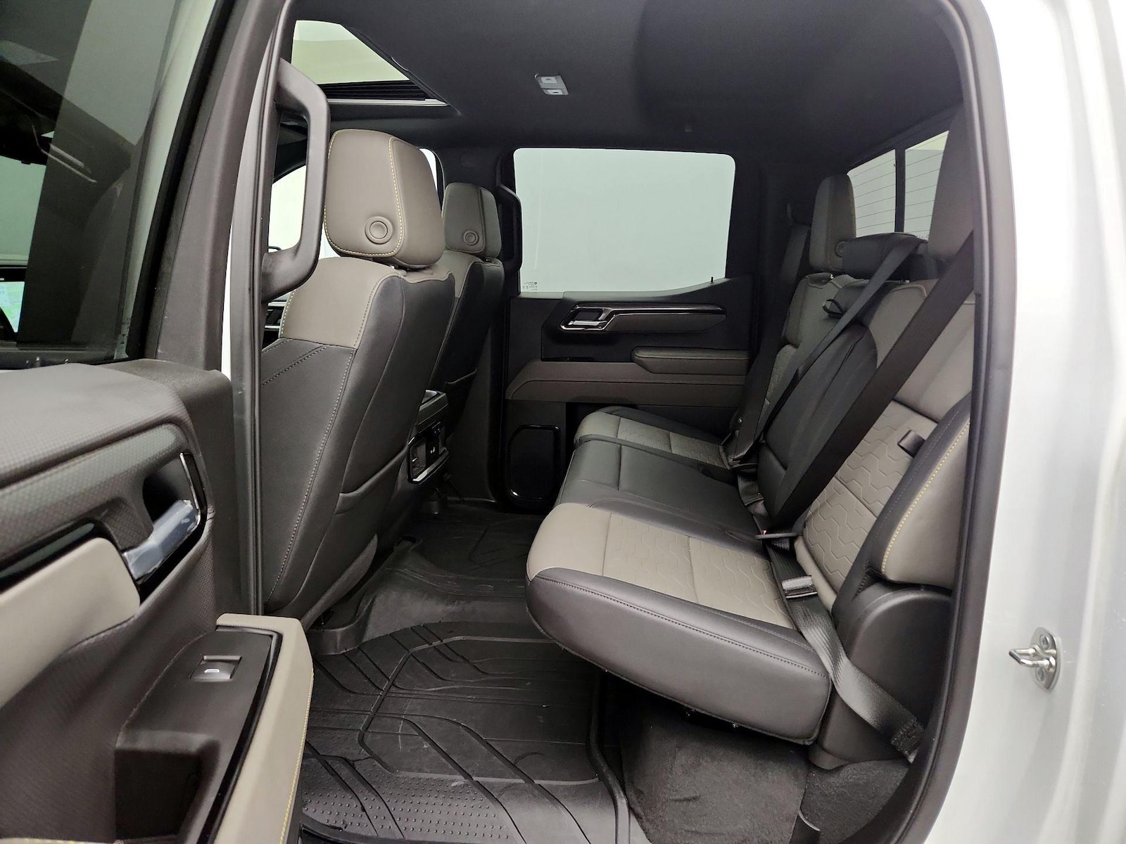 2025 Chevrolet Silverado 1500 ZR2 - Photo 22