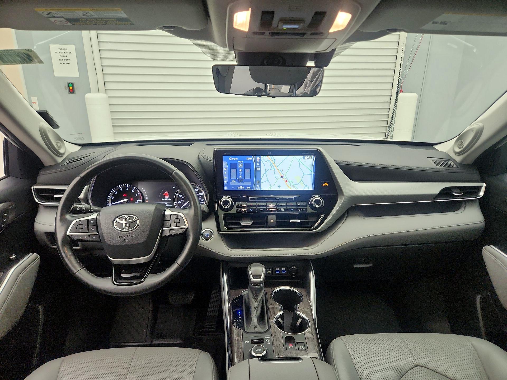 Thumbnail: 2022 Toyota Highlander - 9