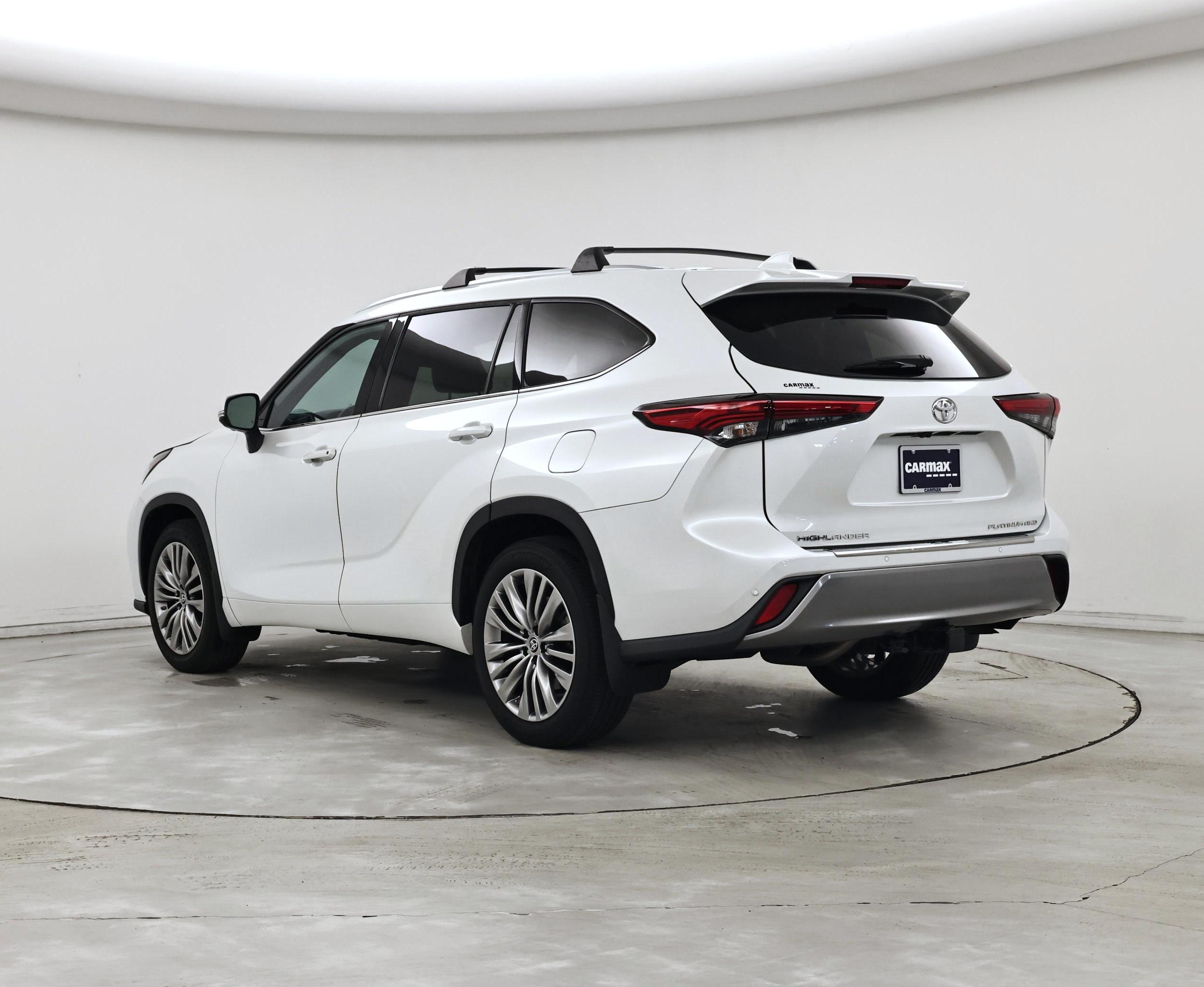 Thumbnail: 2022 Toyota Highlander - 2