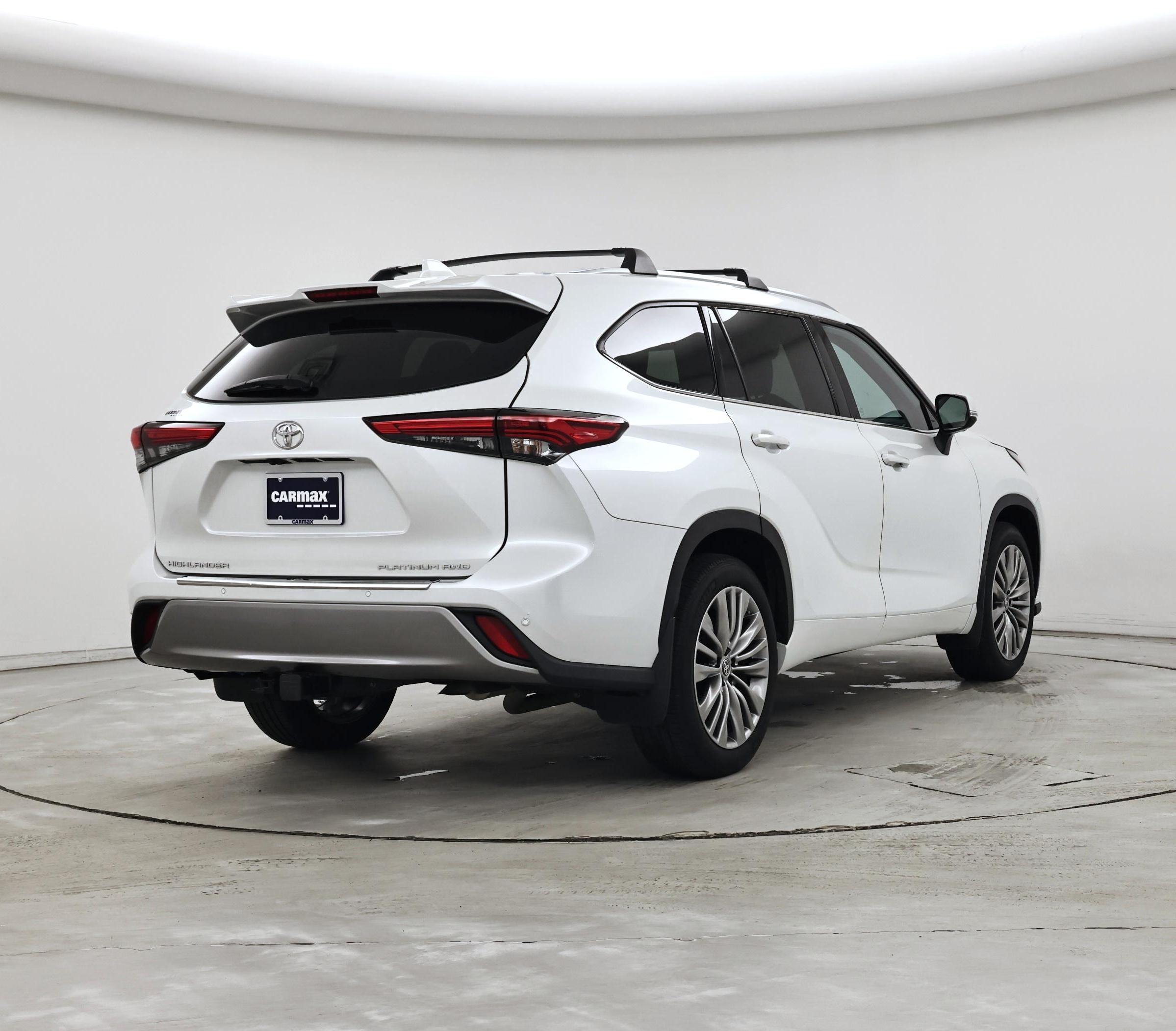 Thumbnail: 2022 Toyota Highlander - 8
