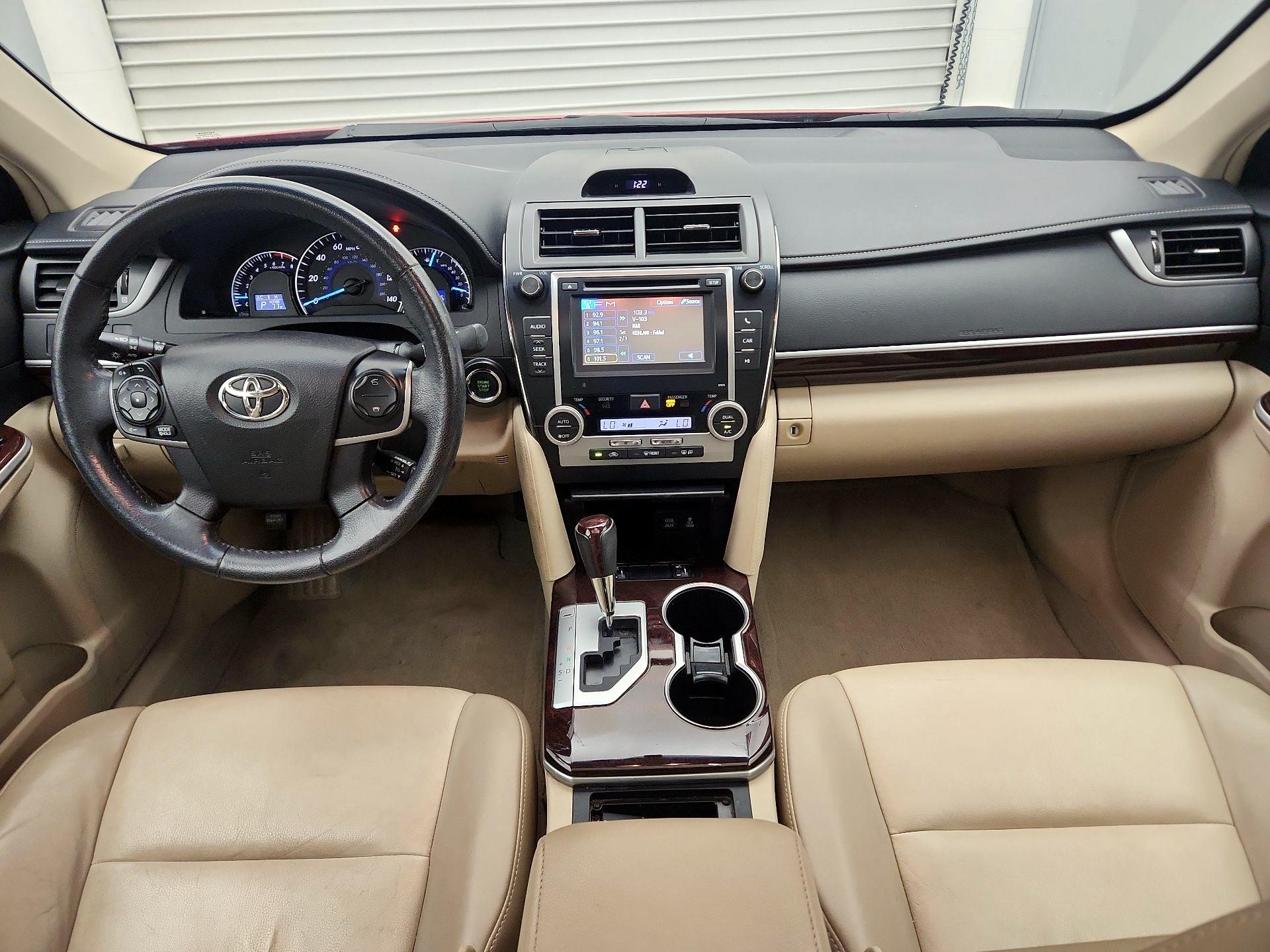 Thumbnail: 2014 Toyota Camry - 9