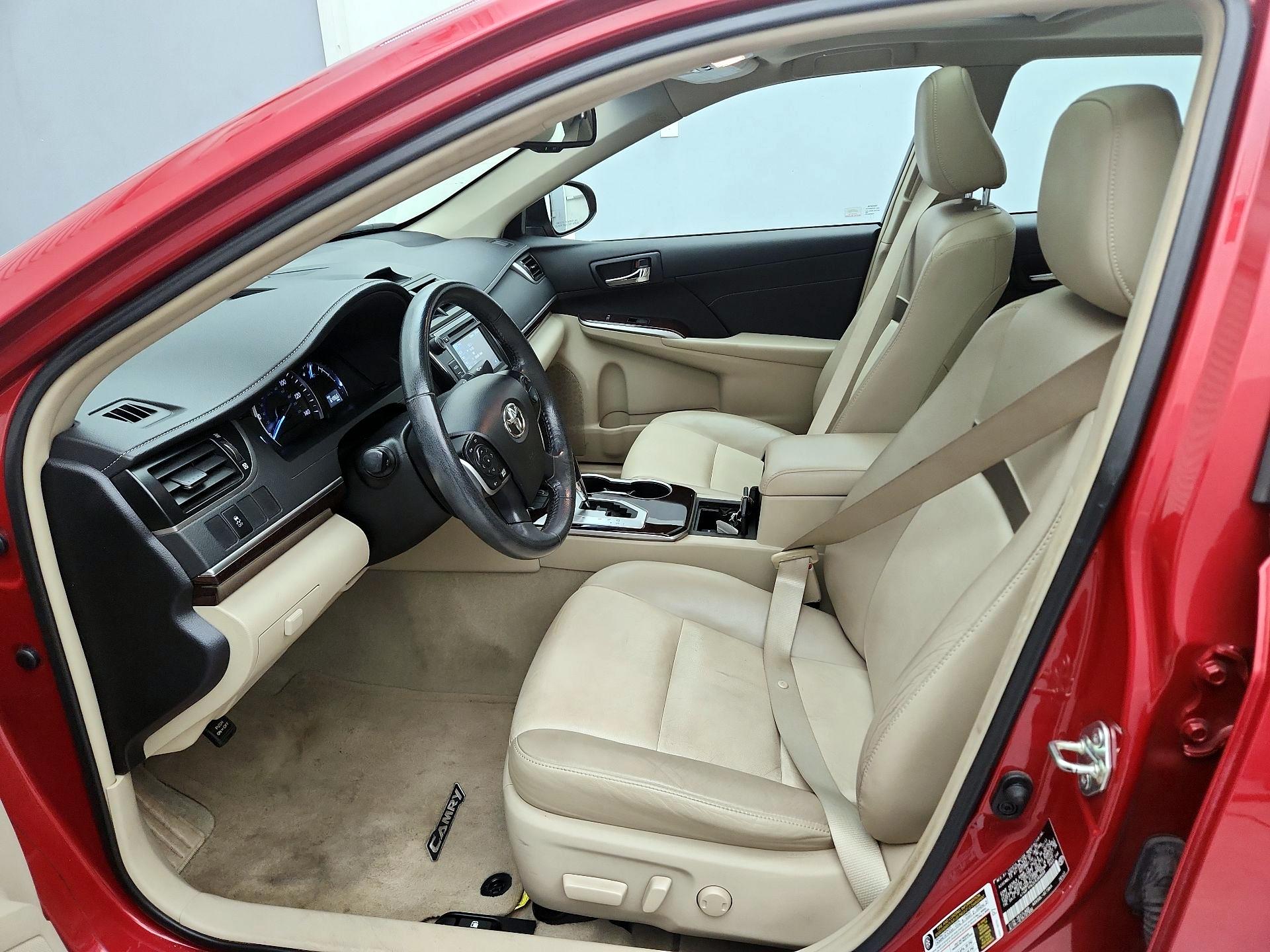 Thumbnail: 2014 Toyota Camry - 11