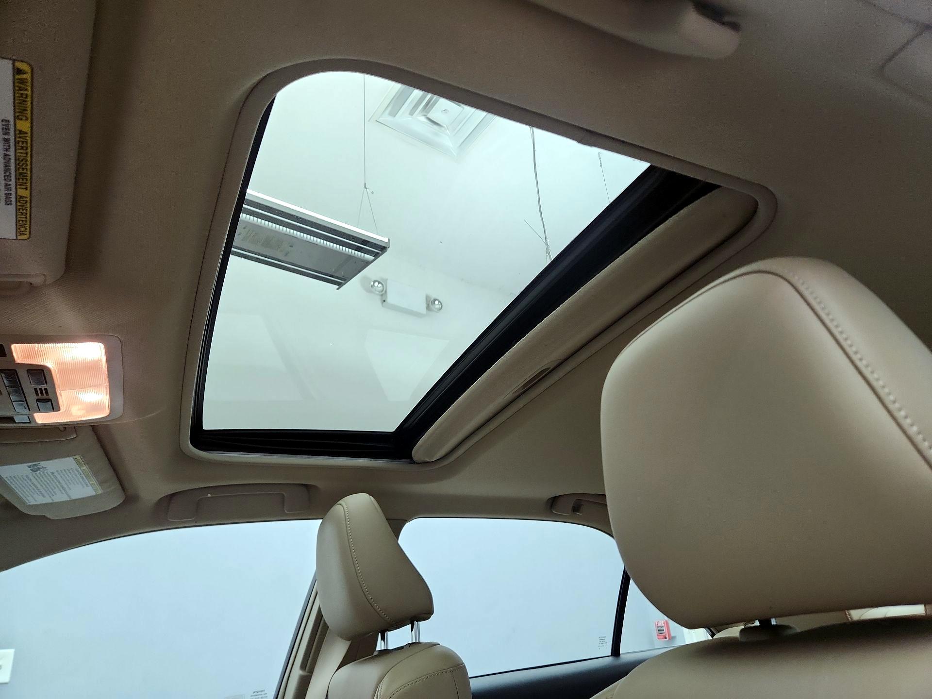 Thumbnail: 2014 Toyota Camry - 18