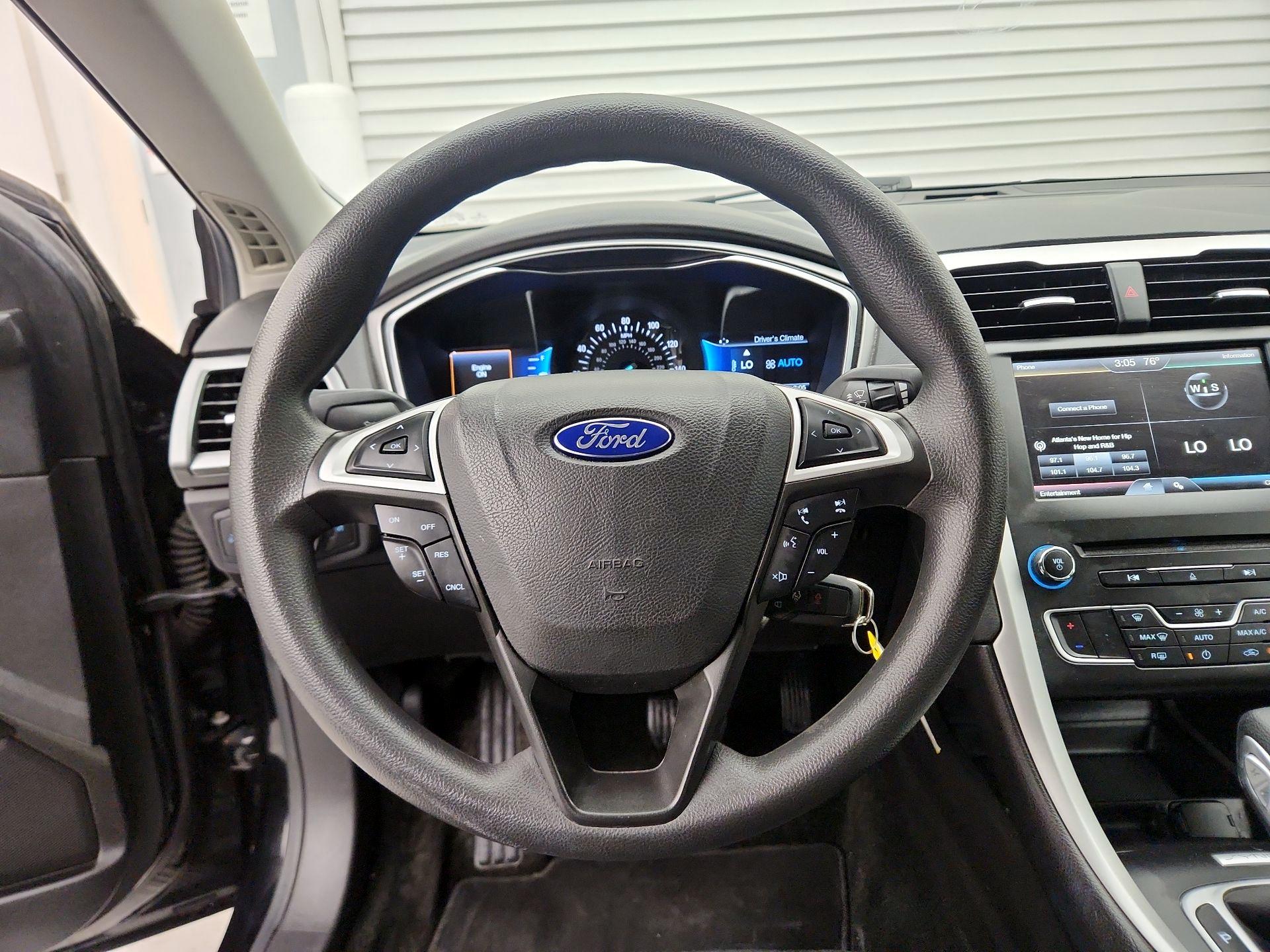 Thumbnail: 2016 Ford Fusion - 10