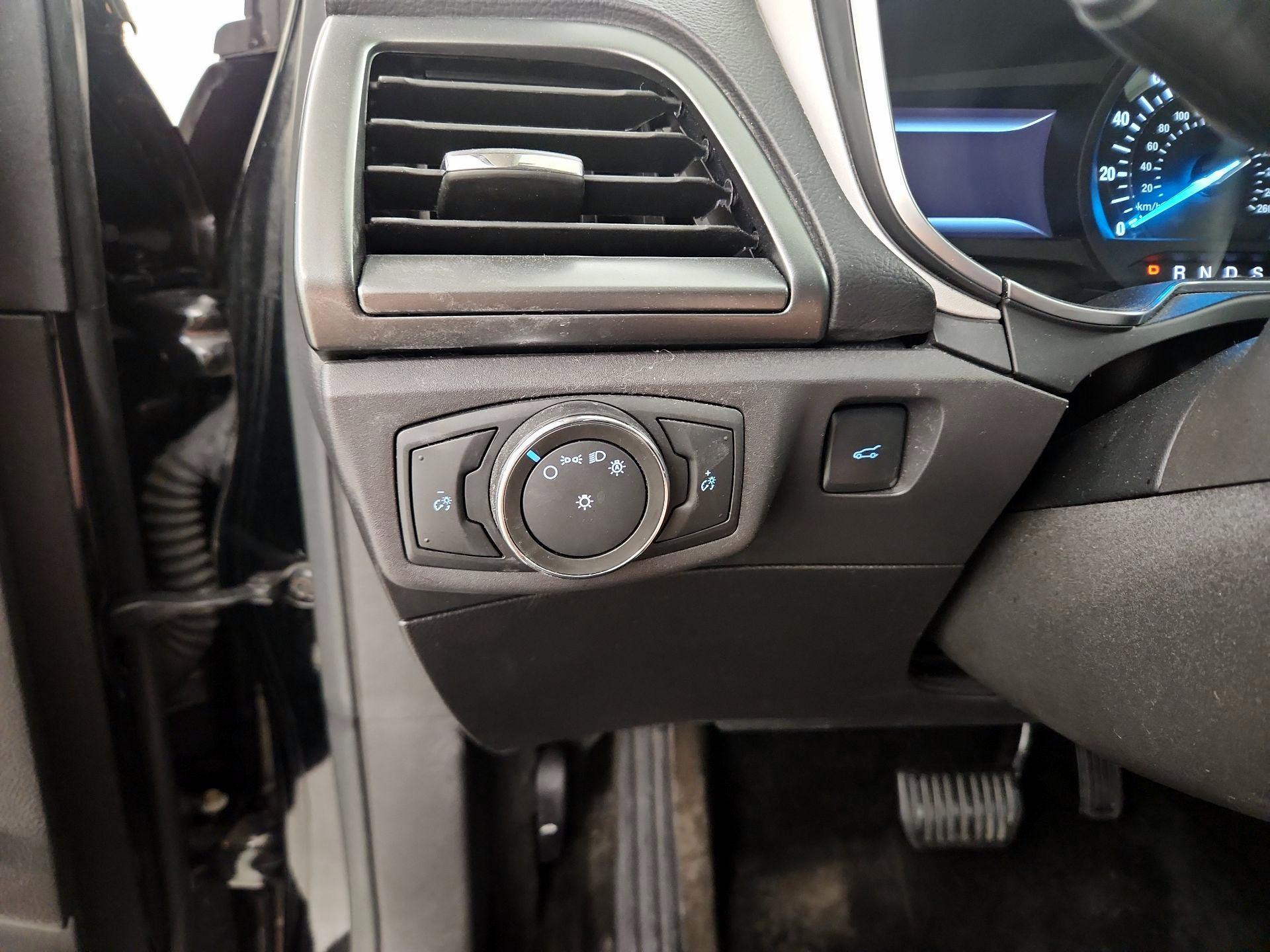 Thumbnail: 2016 Ford Fusion - 13