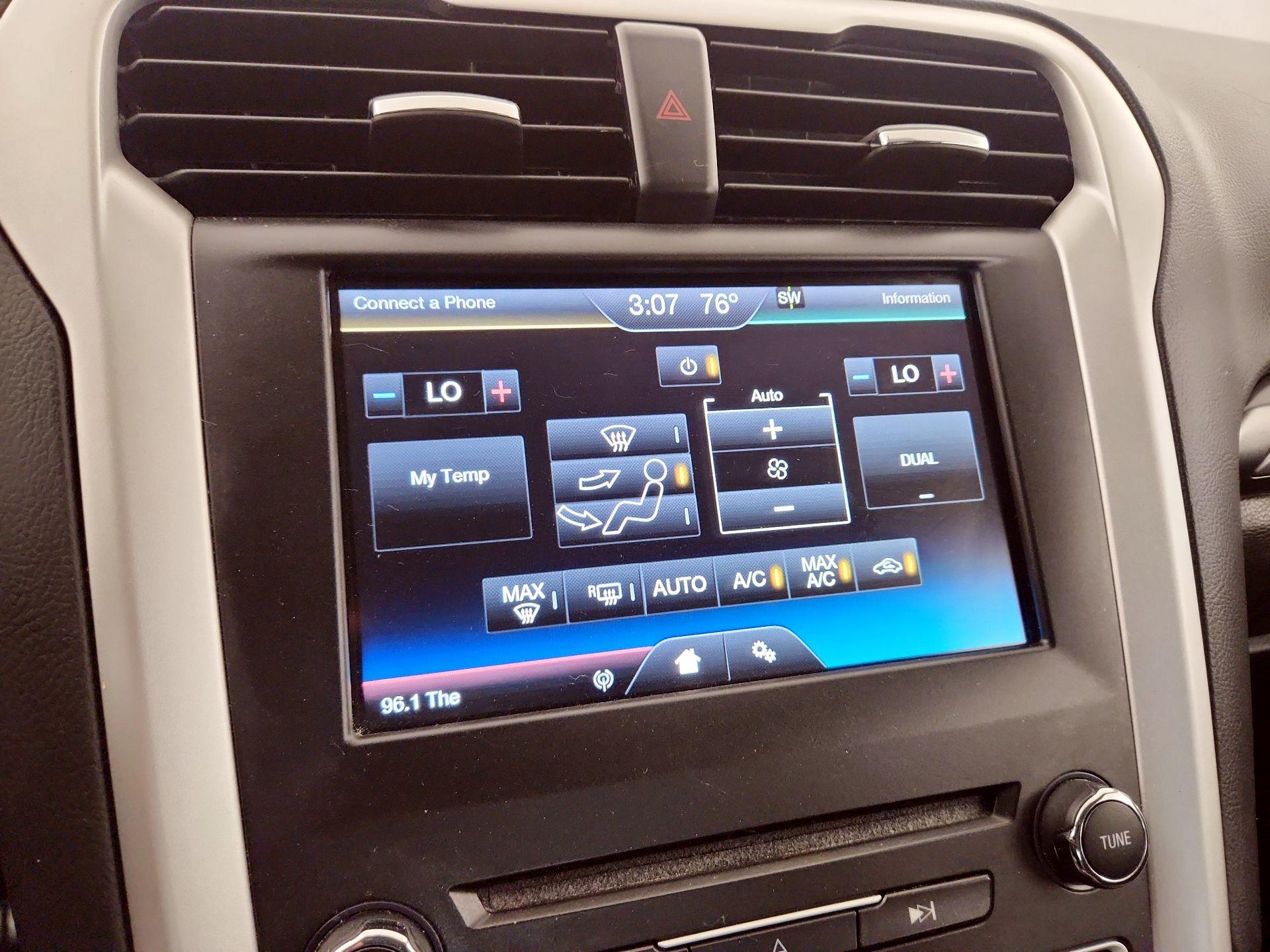 Thumbnail: 2016 Ford Fusion - 16