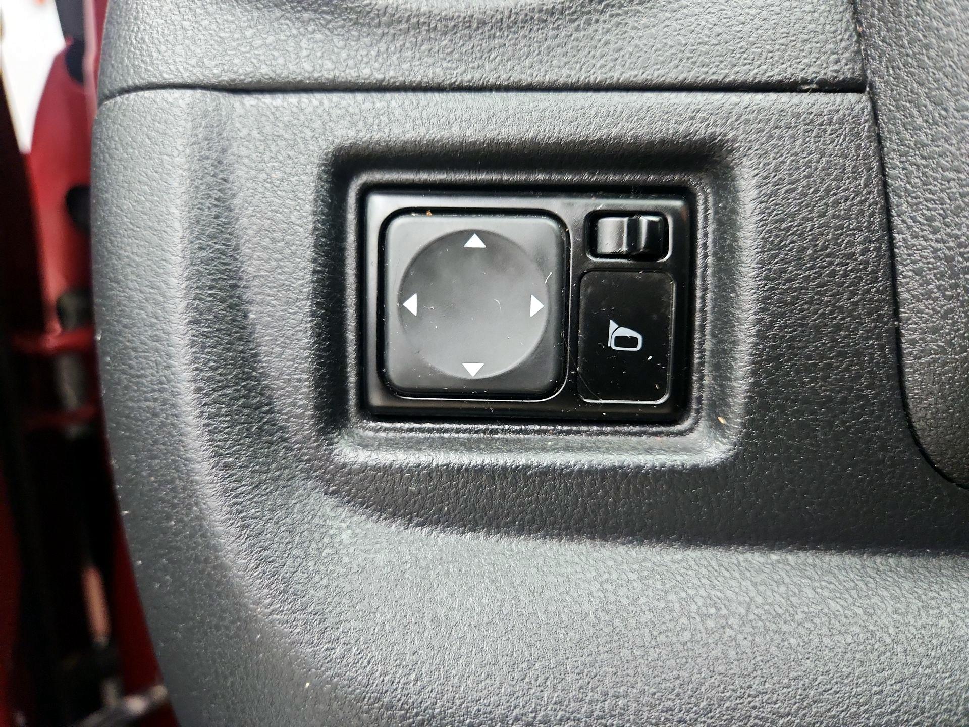 Thumbnail: 2016 Nissan Versa - 13