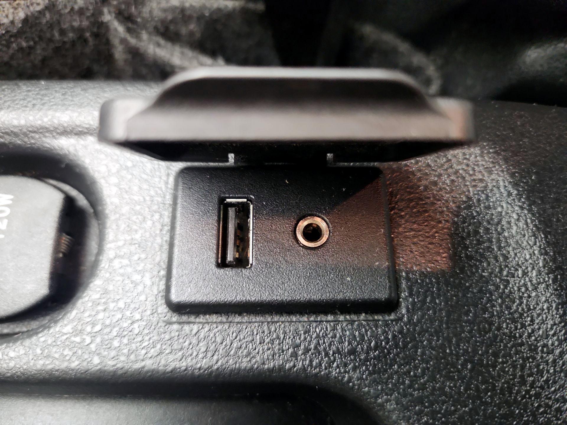 Thumbnail: 2016 Nissan Versa - 17