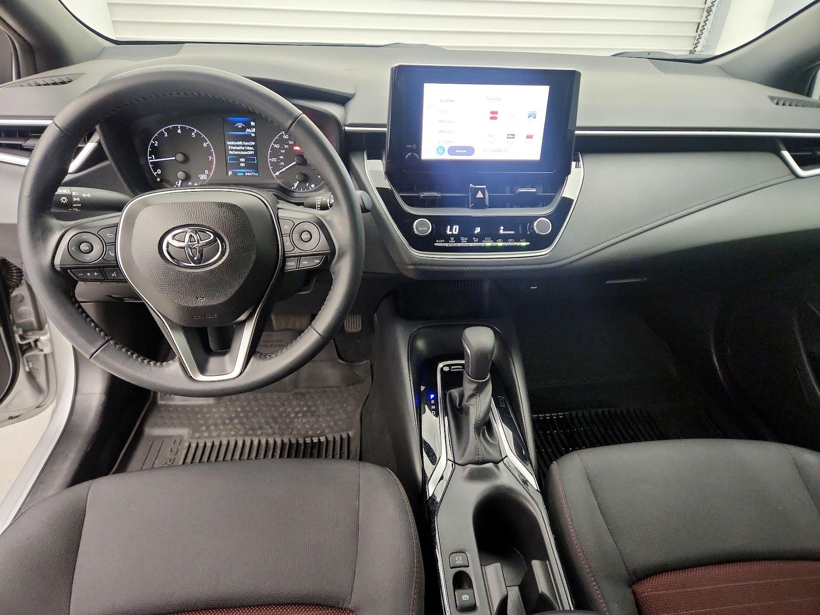 2023 Toyota Corolla SE - Photo 10