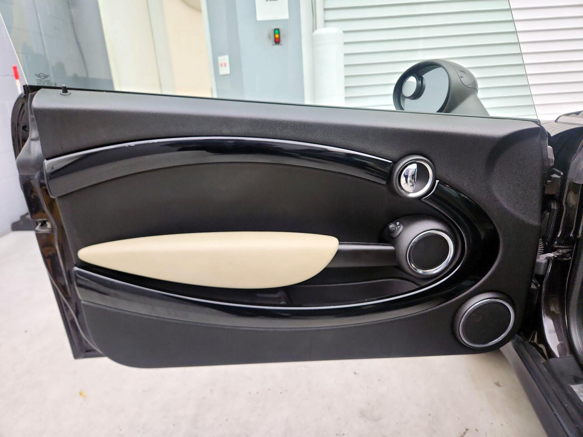 Thumbnail: 2015 MINI Cooper - 12