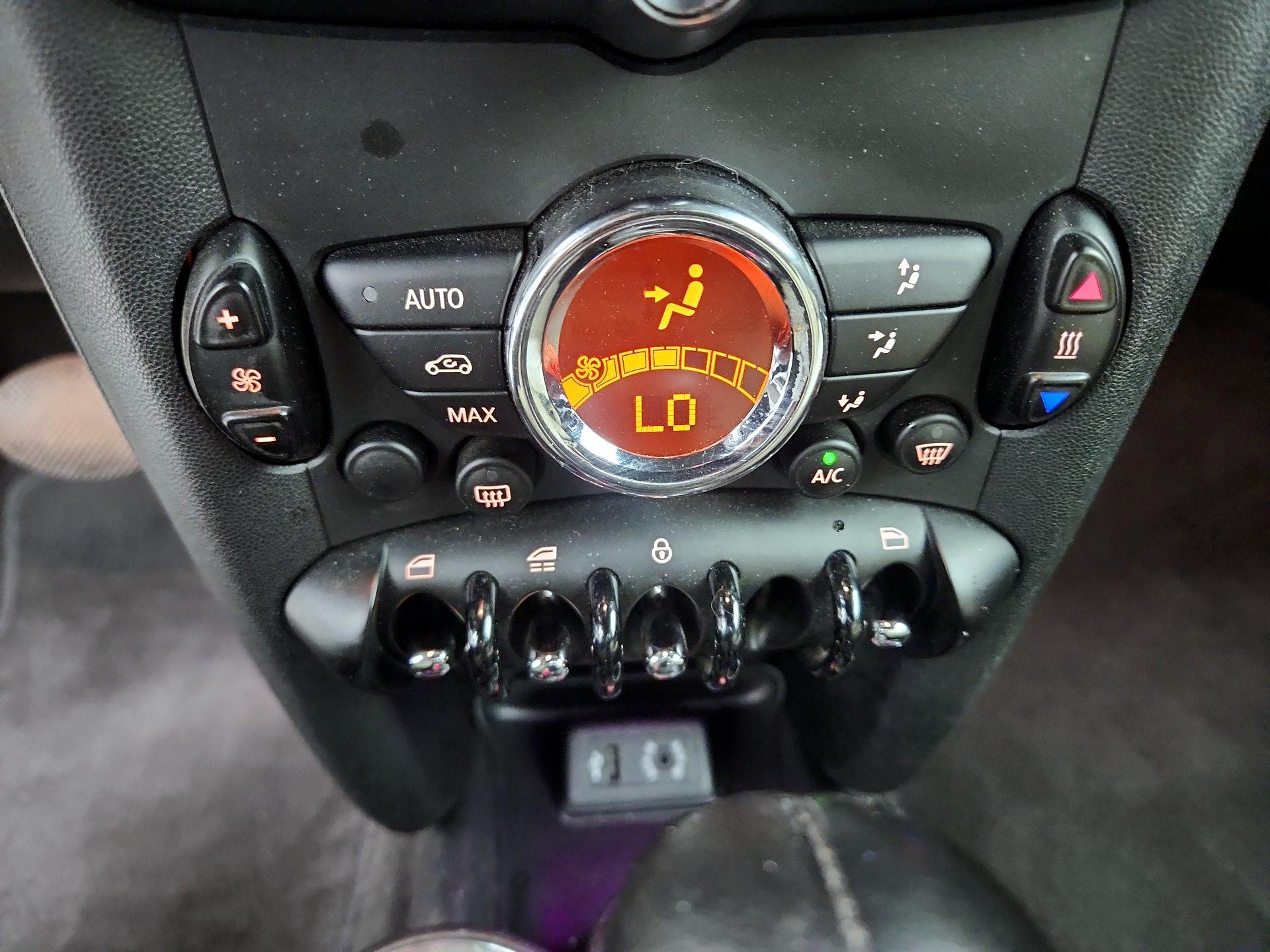 Thumbnail: 2015 MINI Cooper - 14
