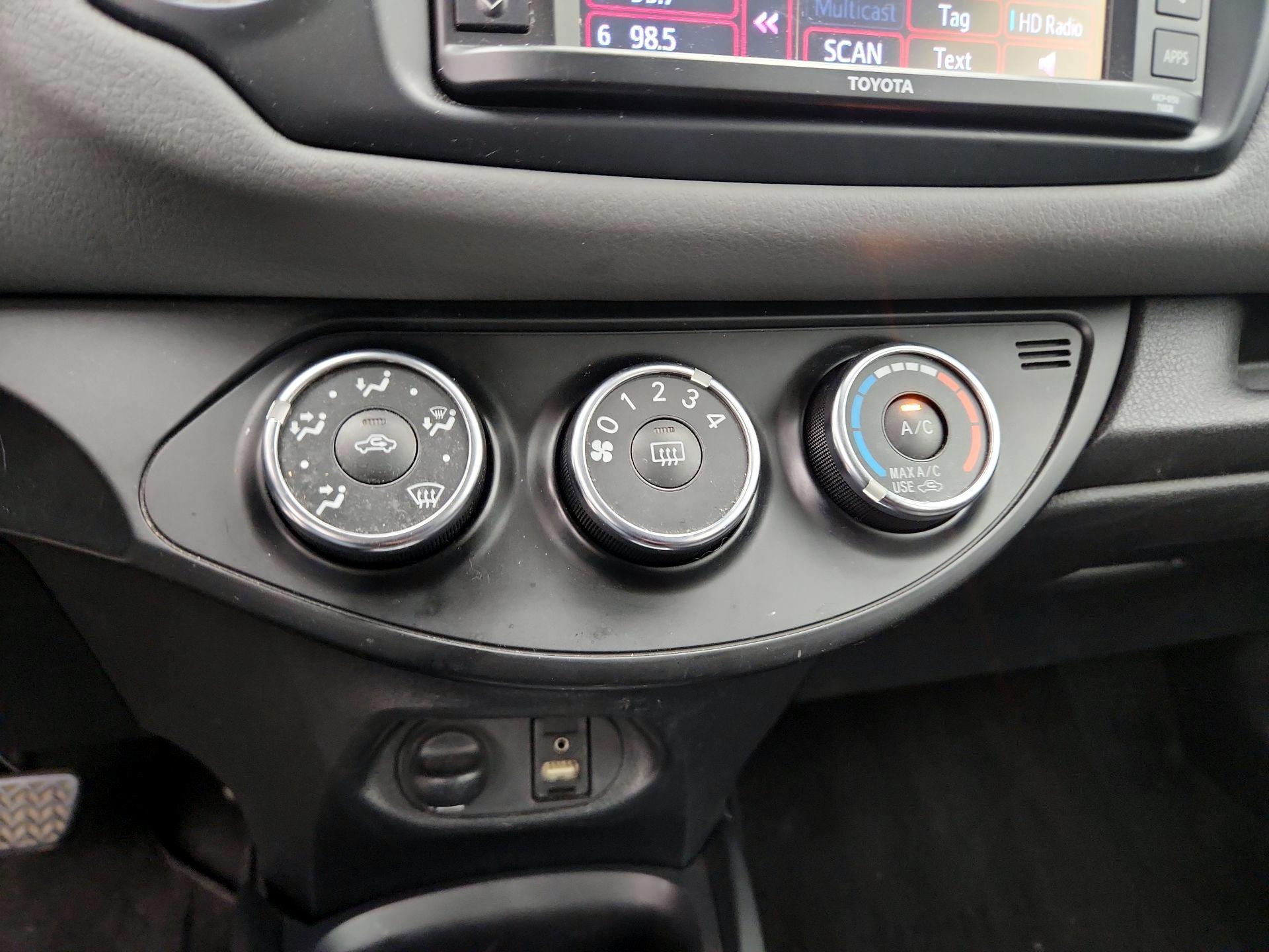 Thumbnail: 2017 Toyota Yaris - 15