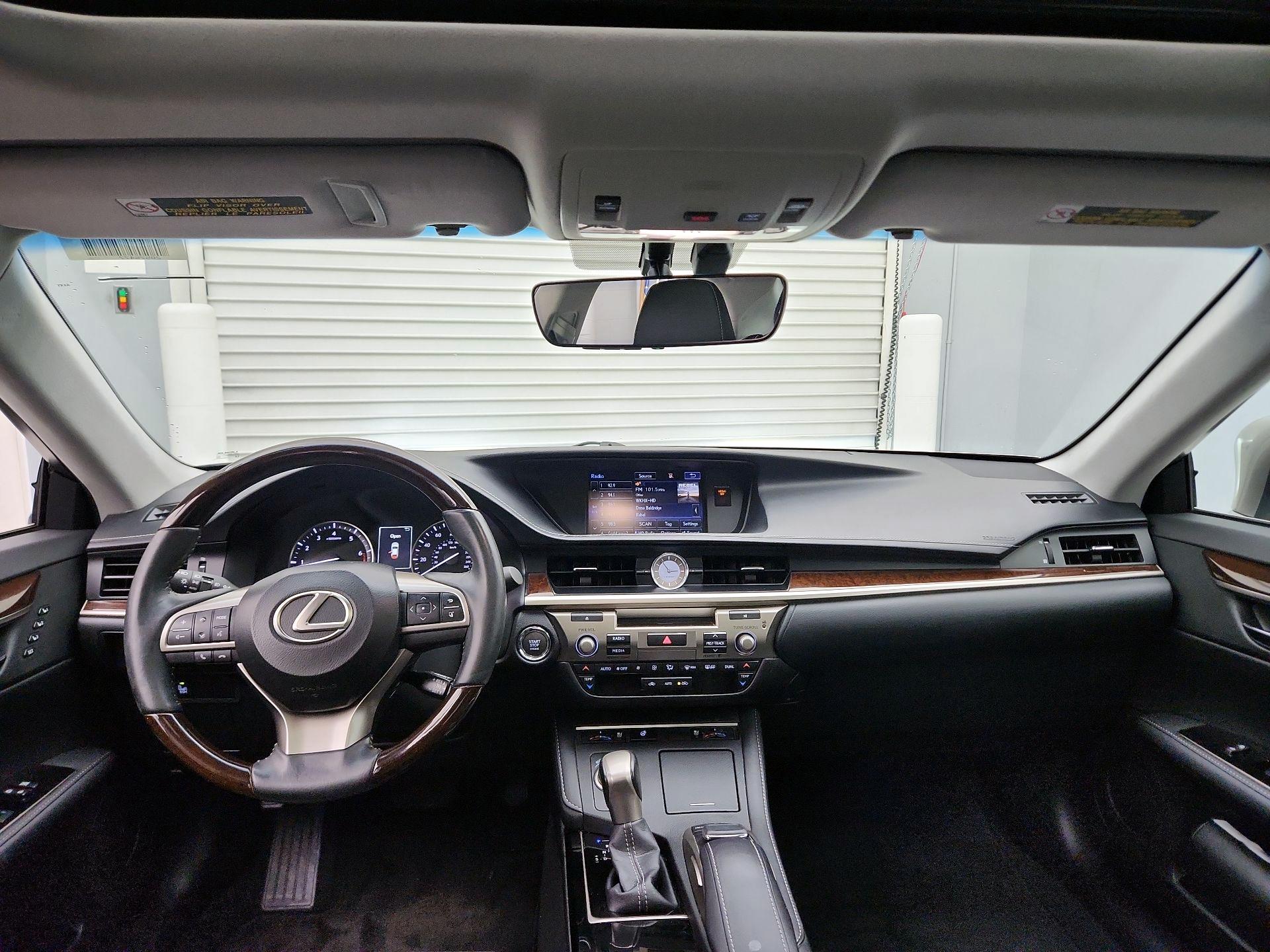 Thumbnail: 2016 Lexus ES - 9