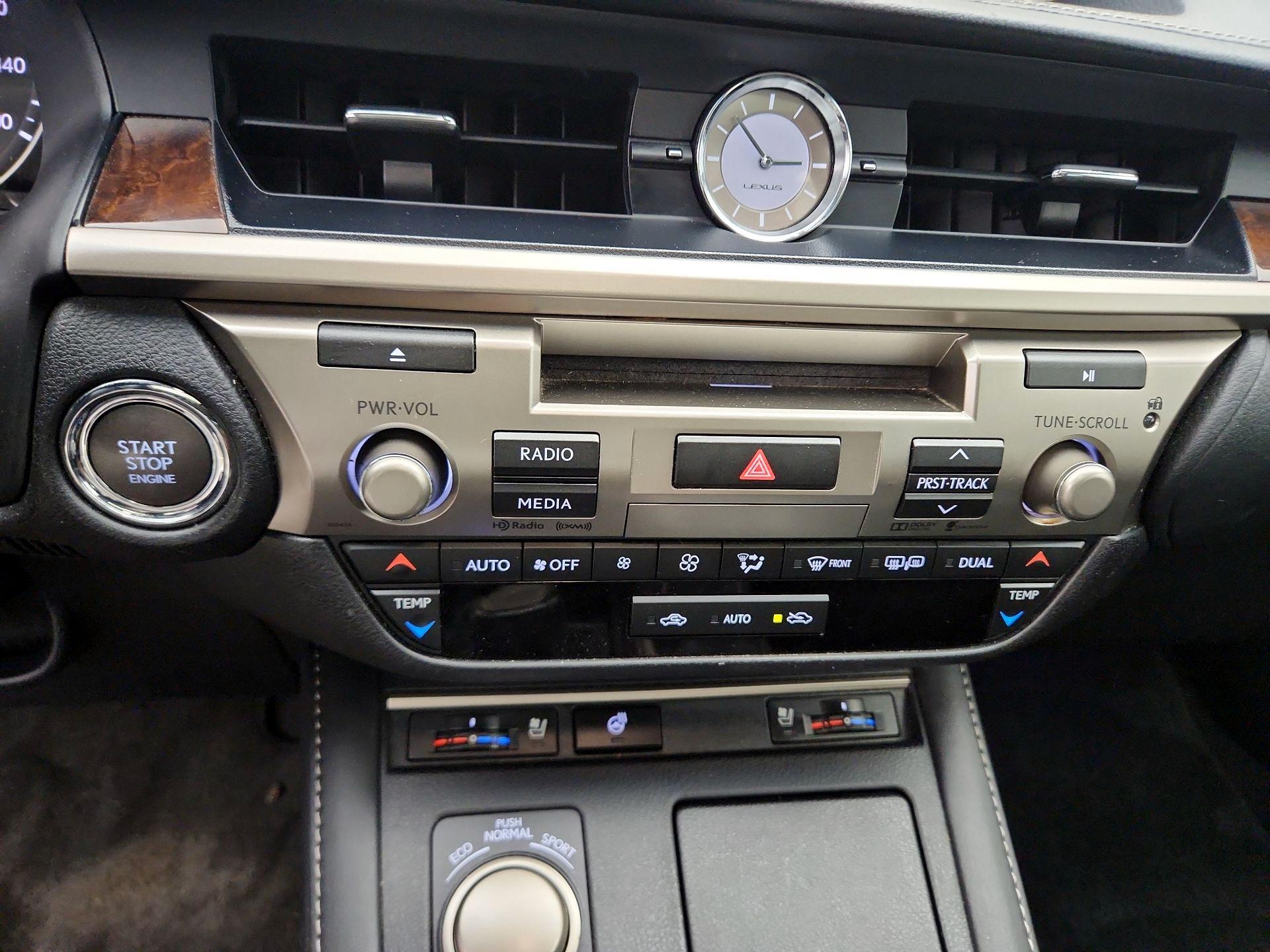 Thumbnail: 2016 Lexus ES - 16