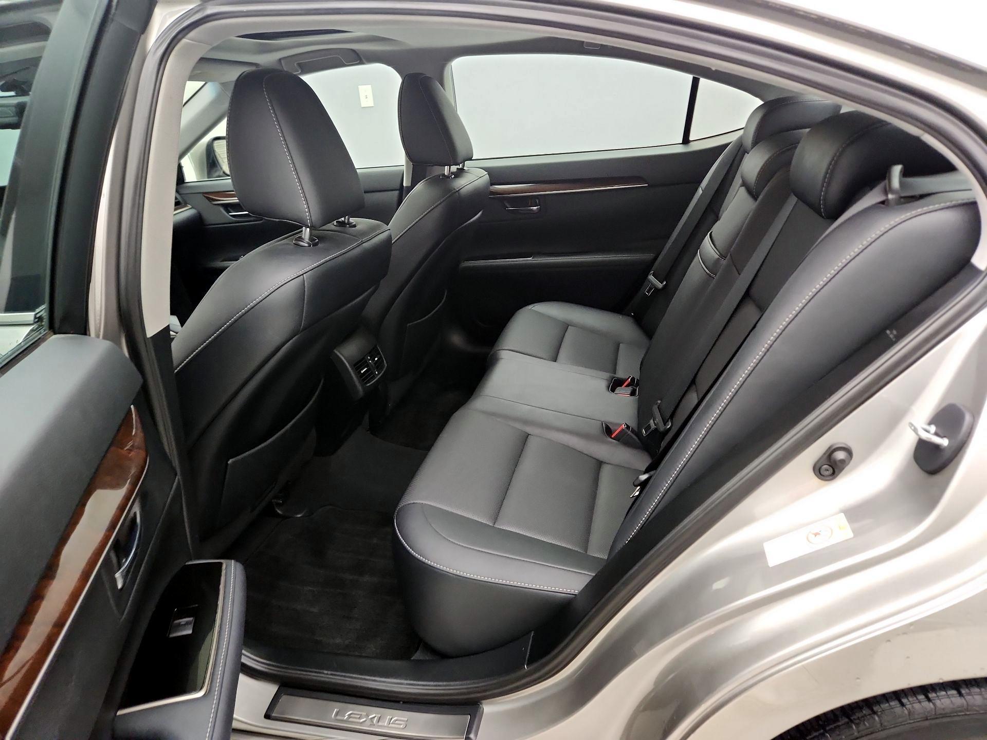 Thumbnail: 2016 Lexus ES - 20
