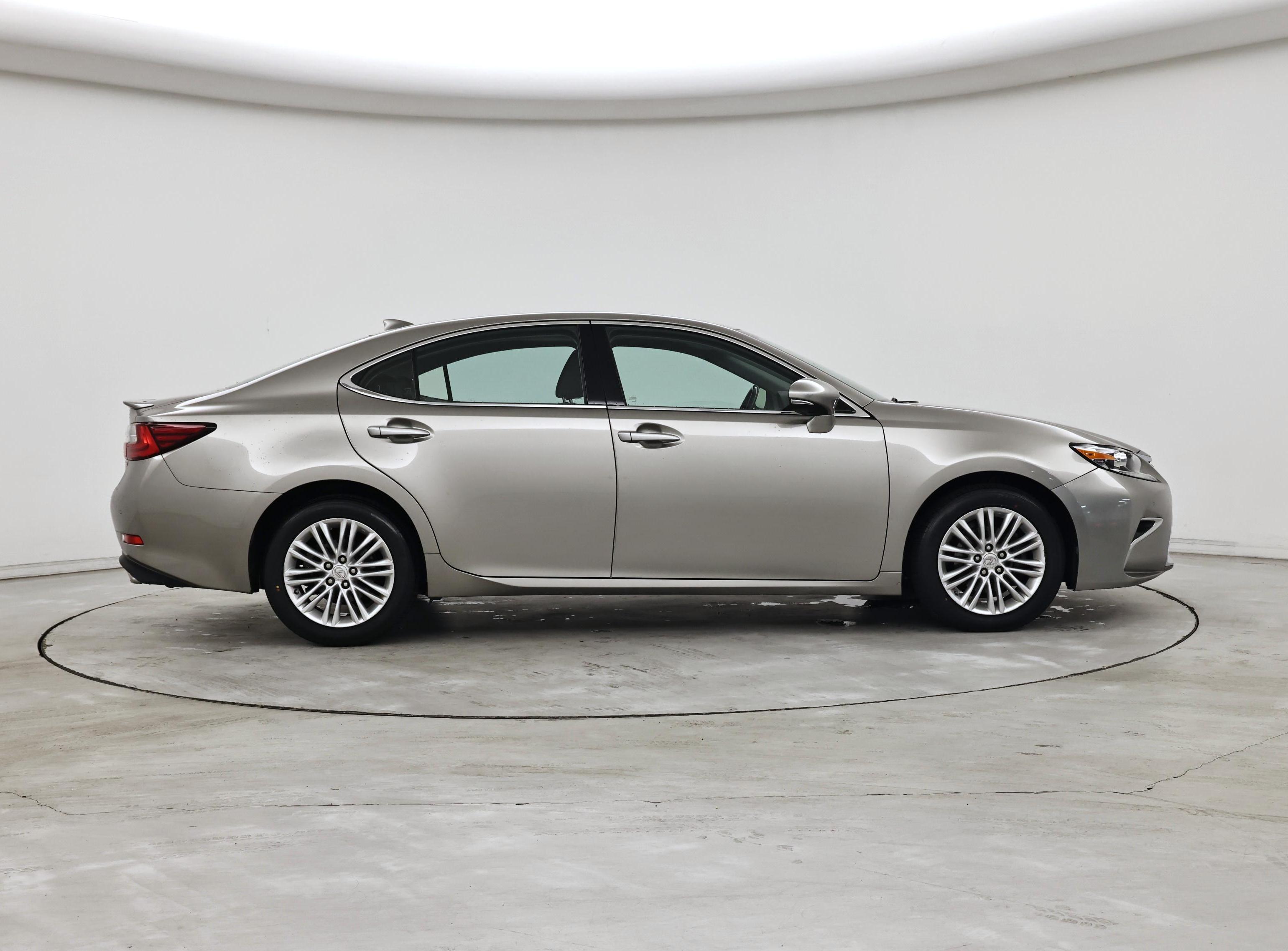 Thumbnail: 2016 Lexus ES - 7