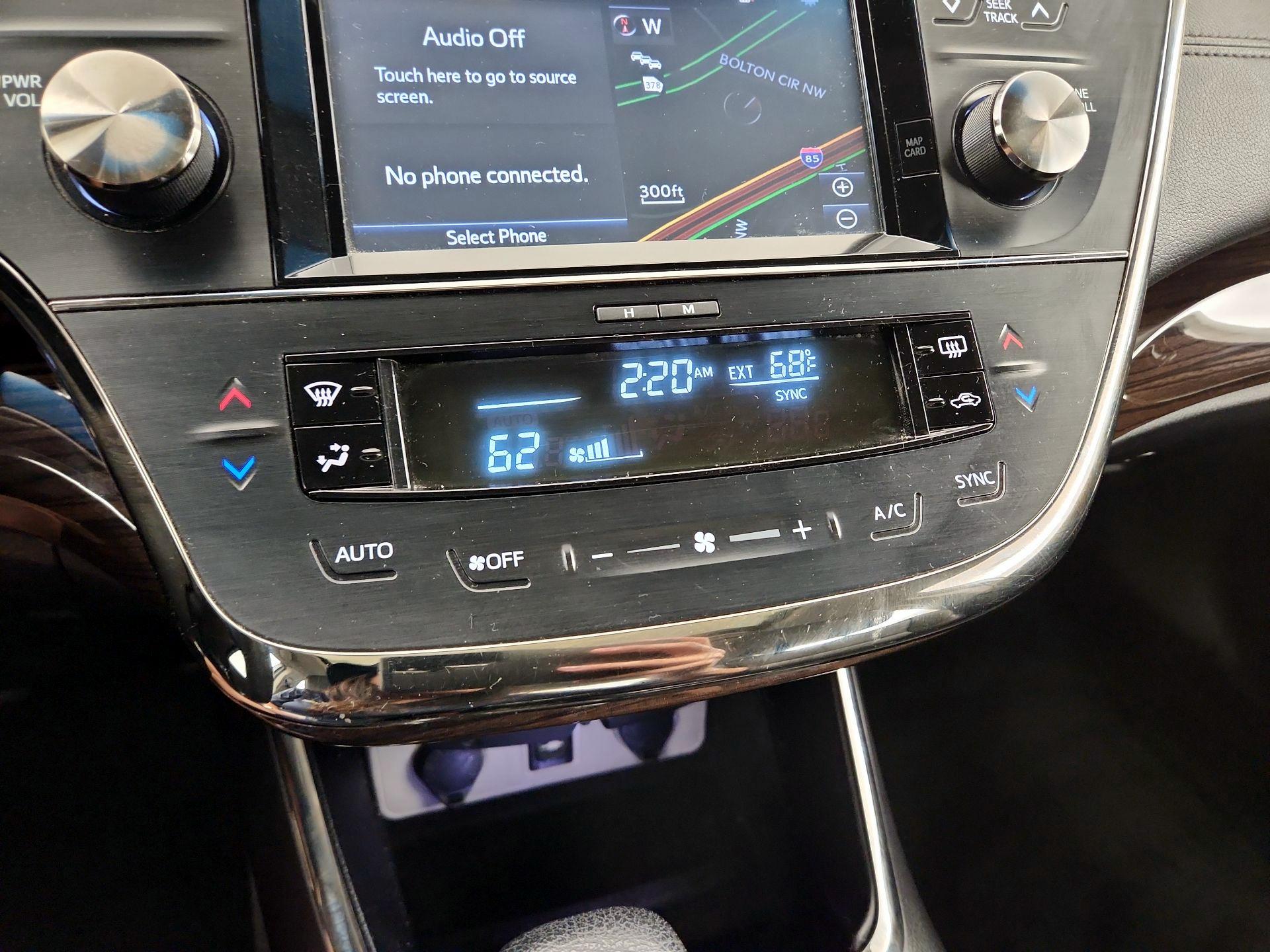 Thumbnail: 2015 Toyota Avalon - 16