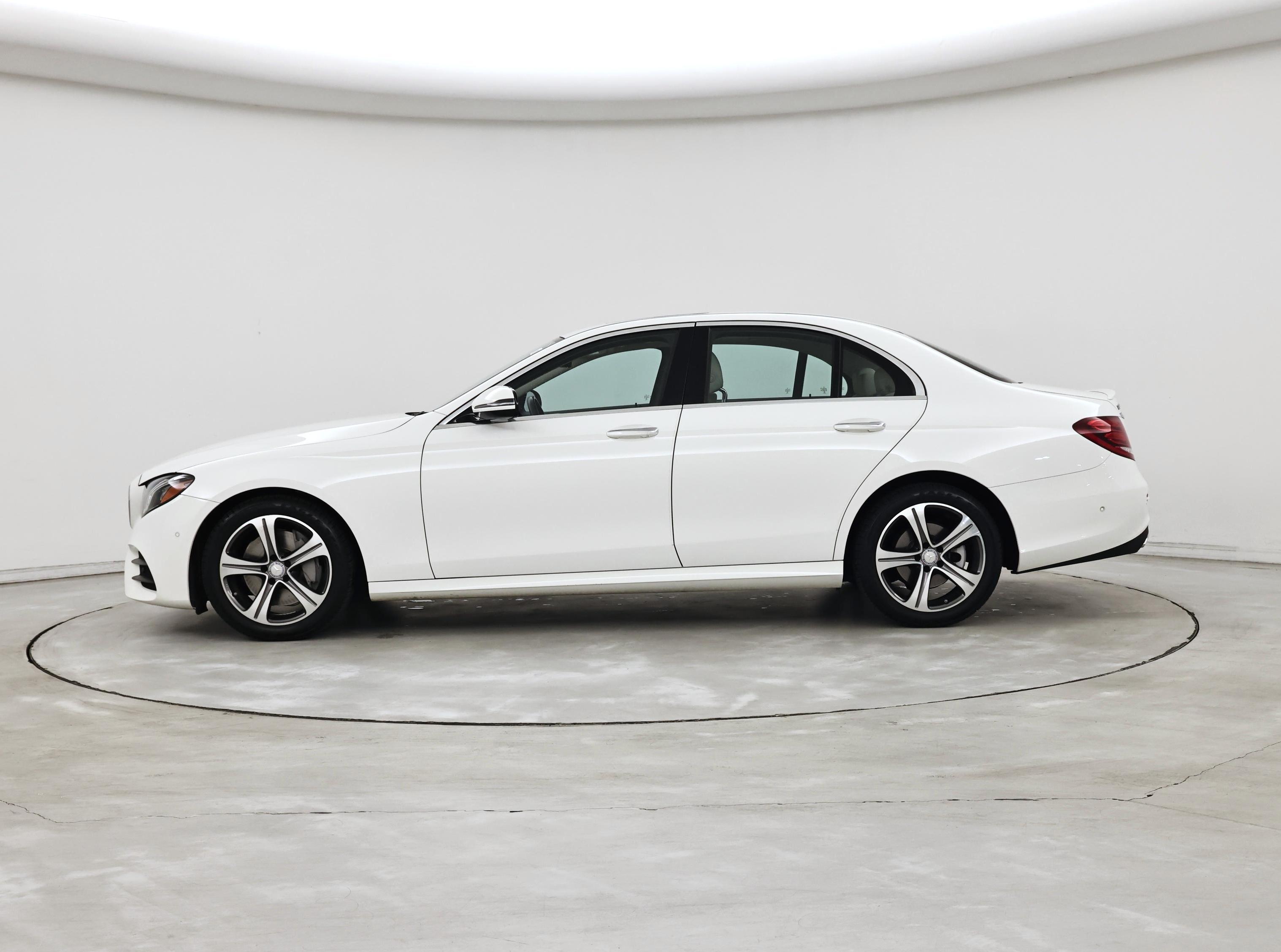 Thumbnail: 2017 Mercedes-Benz E-Class - 3