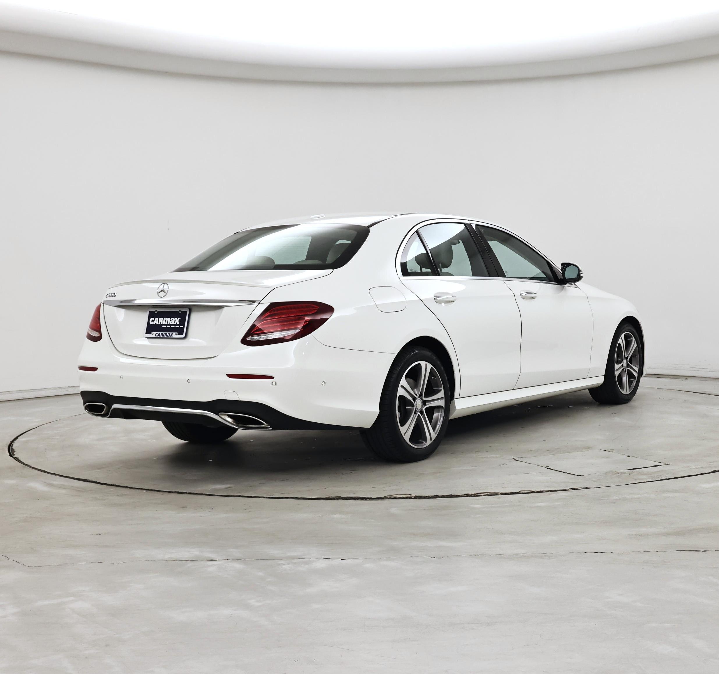 Thumbnail: 2017 Mercedes-Benz E-Class - 8