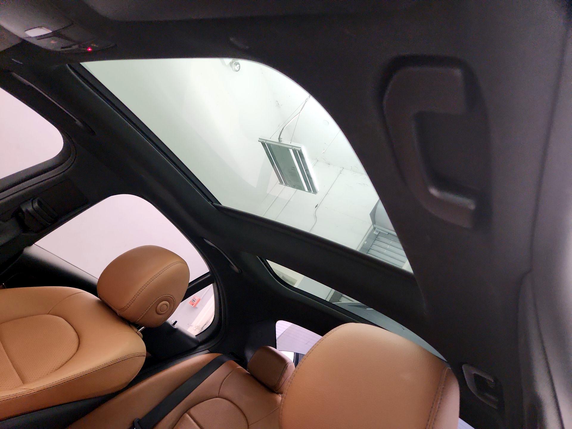Thumbnail: 2019 Mercedes-Benz C-Class - 19