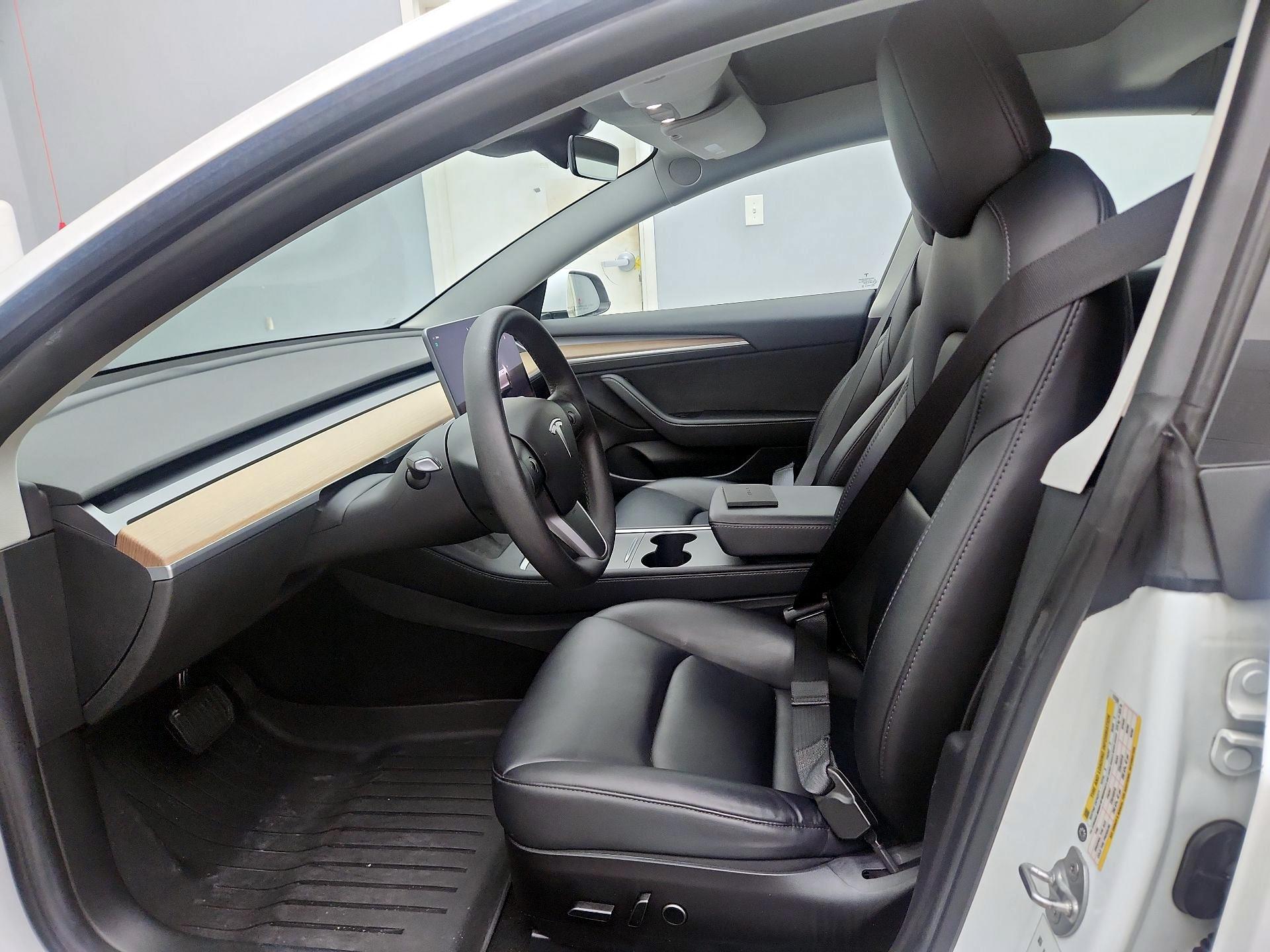 Thumbnail: 2022 Tesla Model 3 - 11
