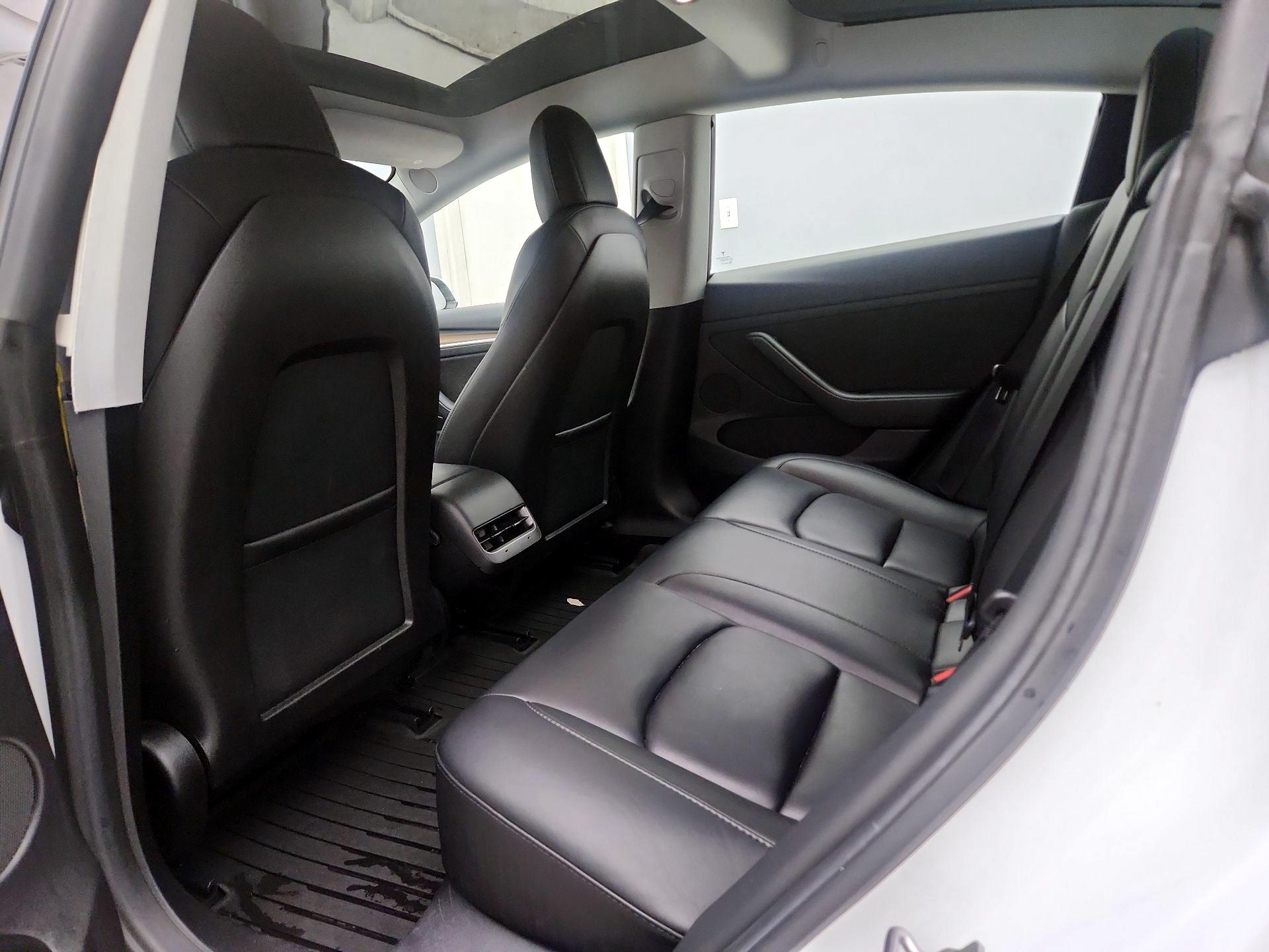 Thumbnail: 2022 Tesla Model 3 - 19