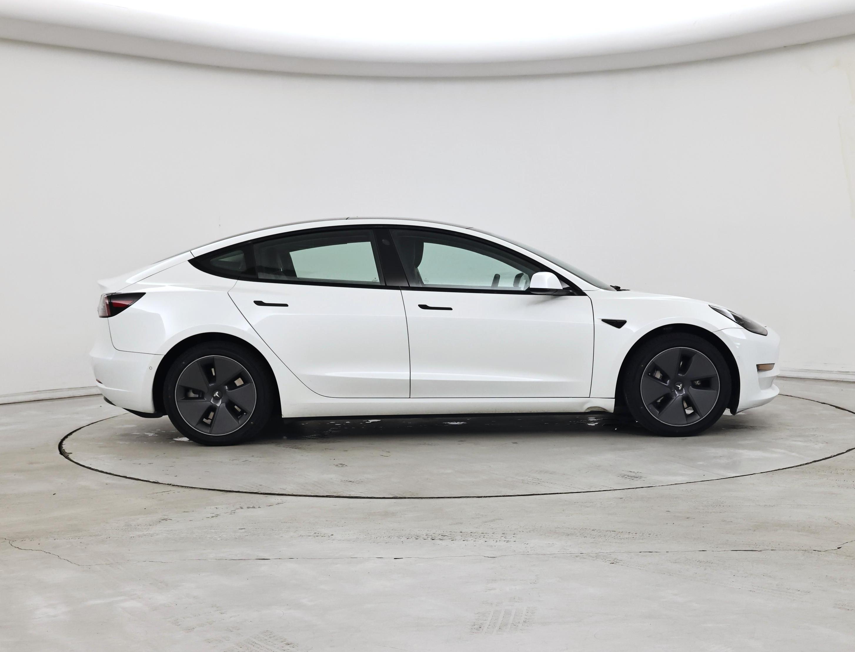 Thumbnail: 2022 Tesla Model 3 - 7