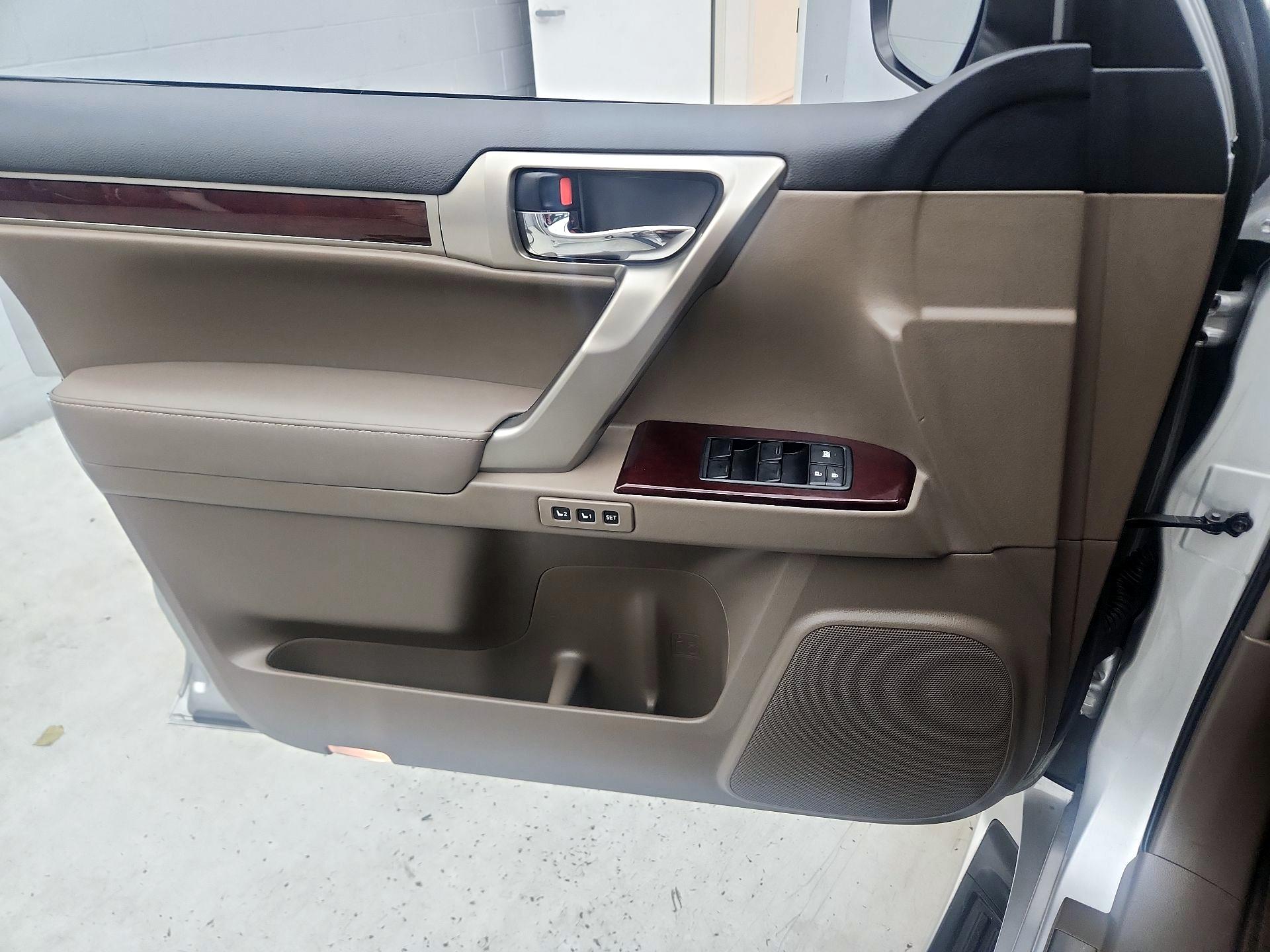 Thumbnail: 2017 Lexus GX - 12