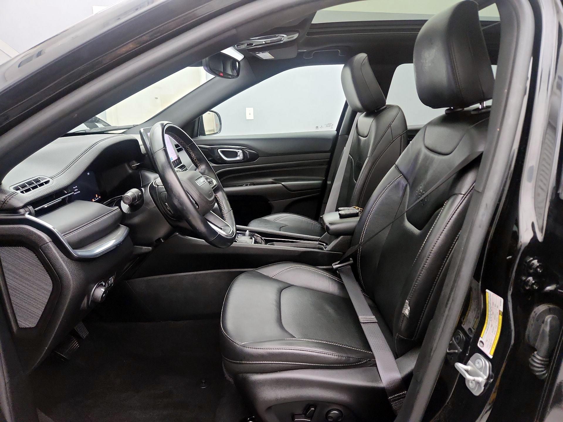 Thumbnail: 2022 Jeep Compass - 11