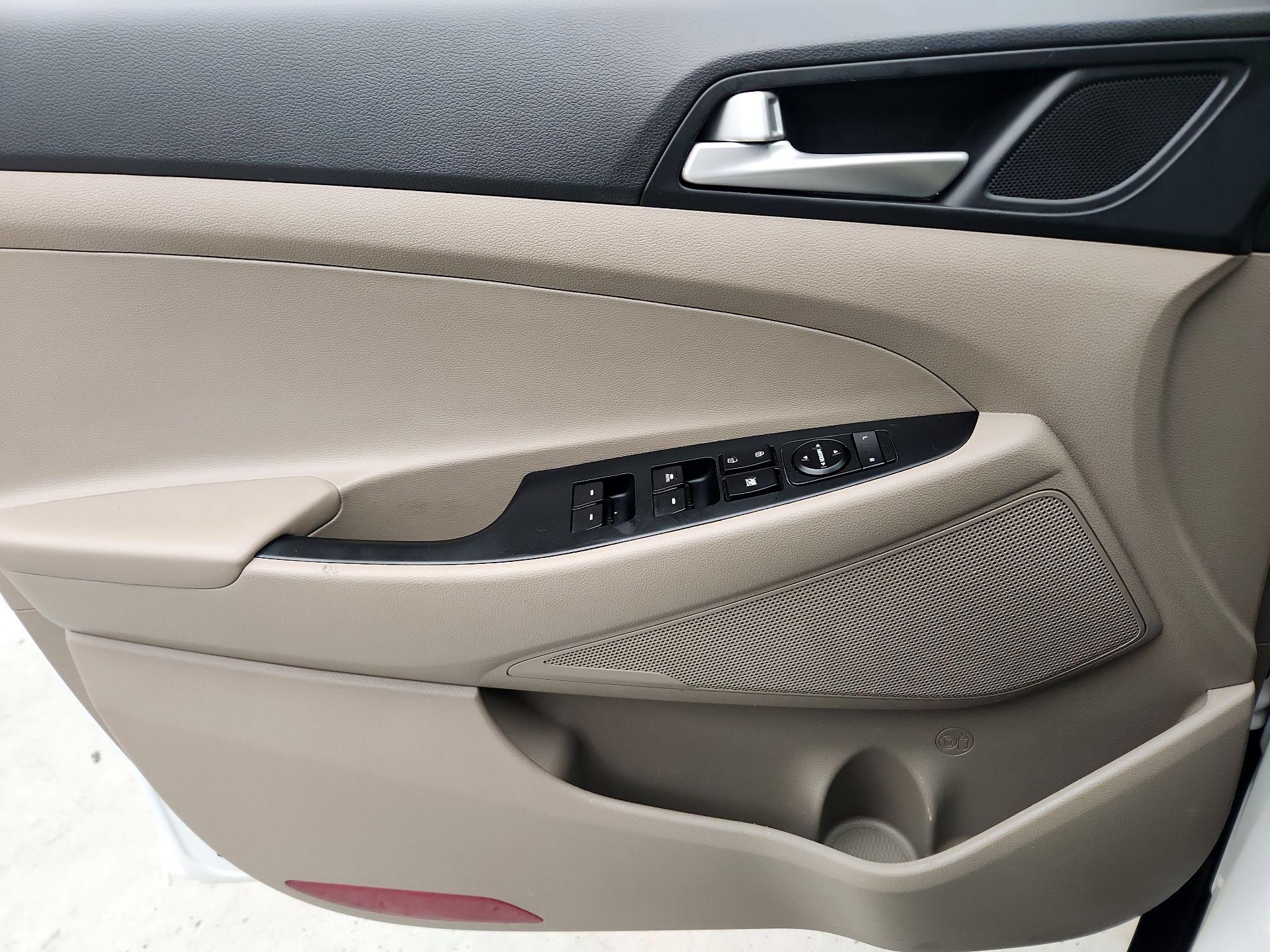 Thumbnail: 2021 Hyundai Tucson - 12