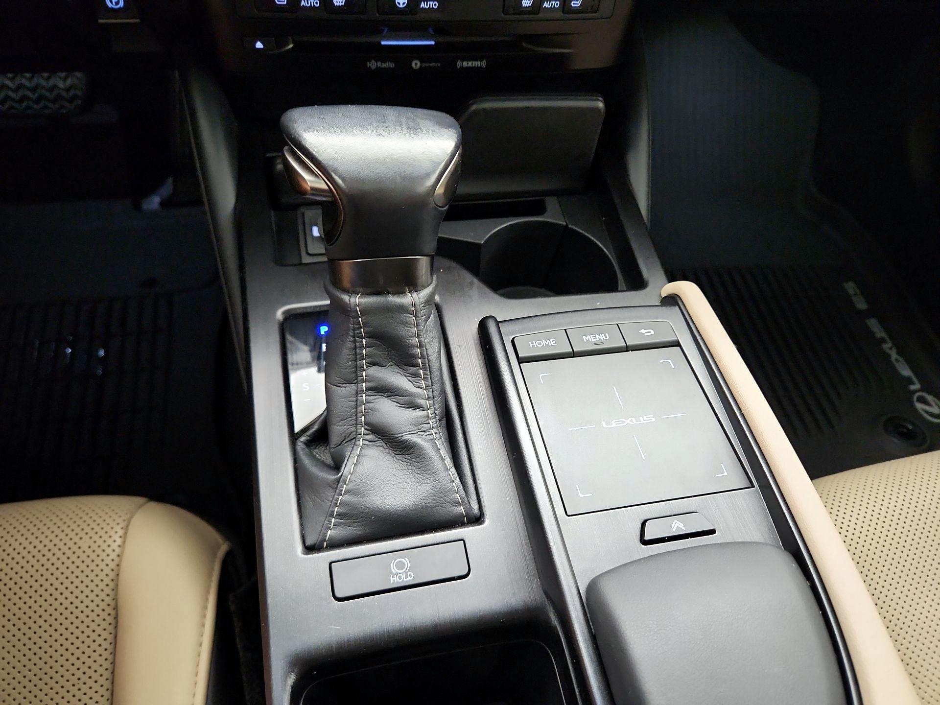 Thumbnail: 2020 Lexus ES - 16