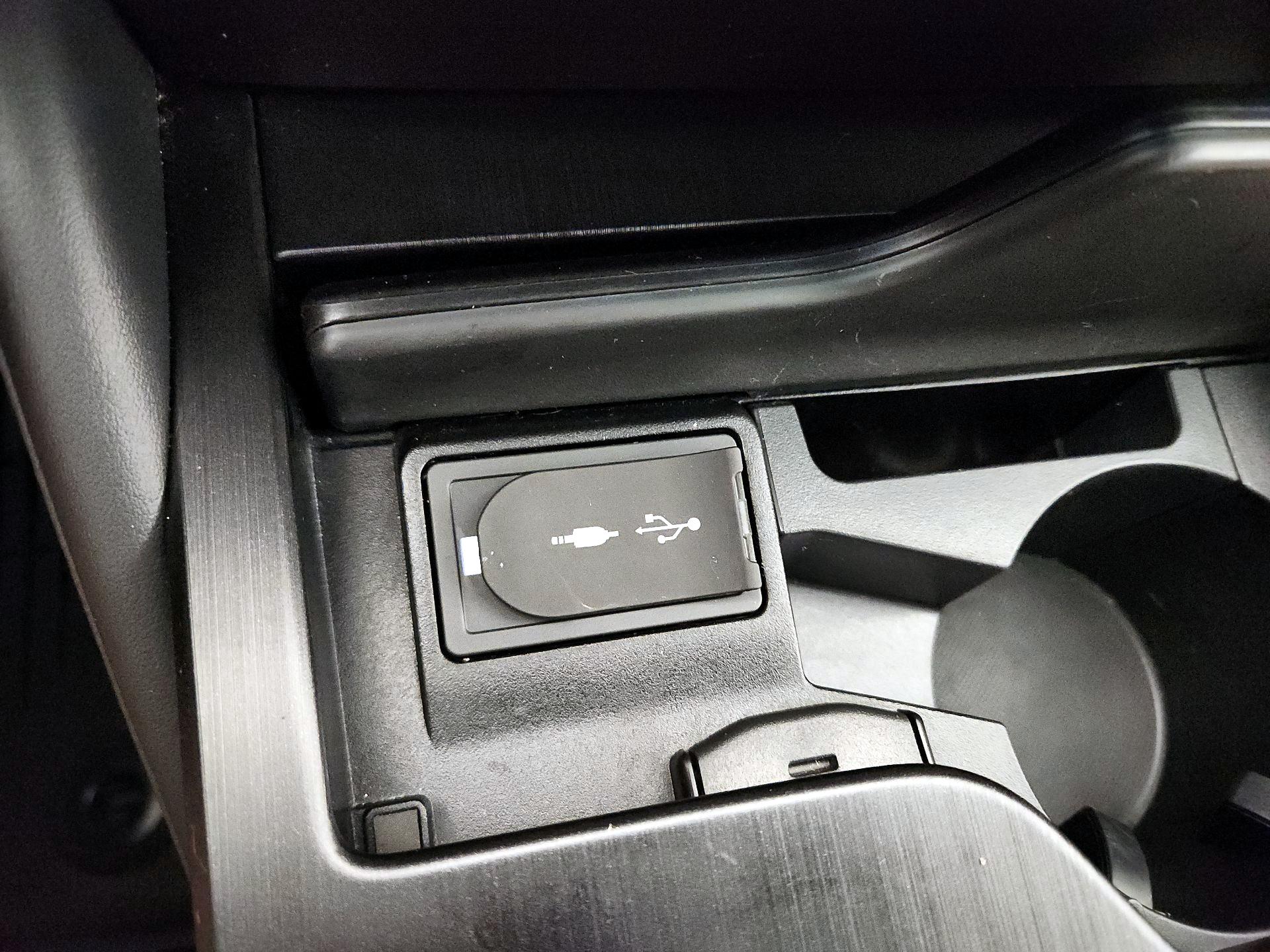 Thumbnail: 2020 Lexus ES - 17