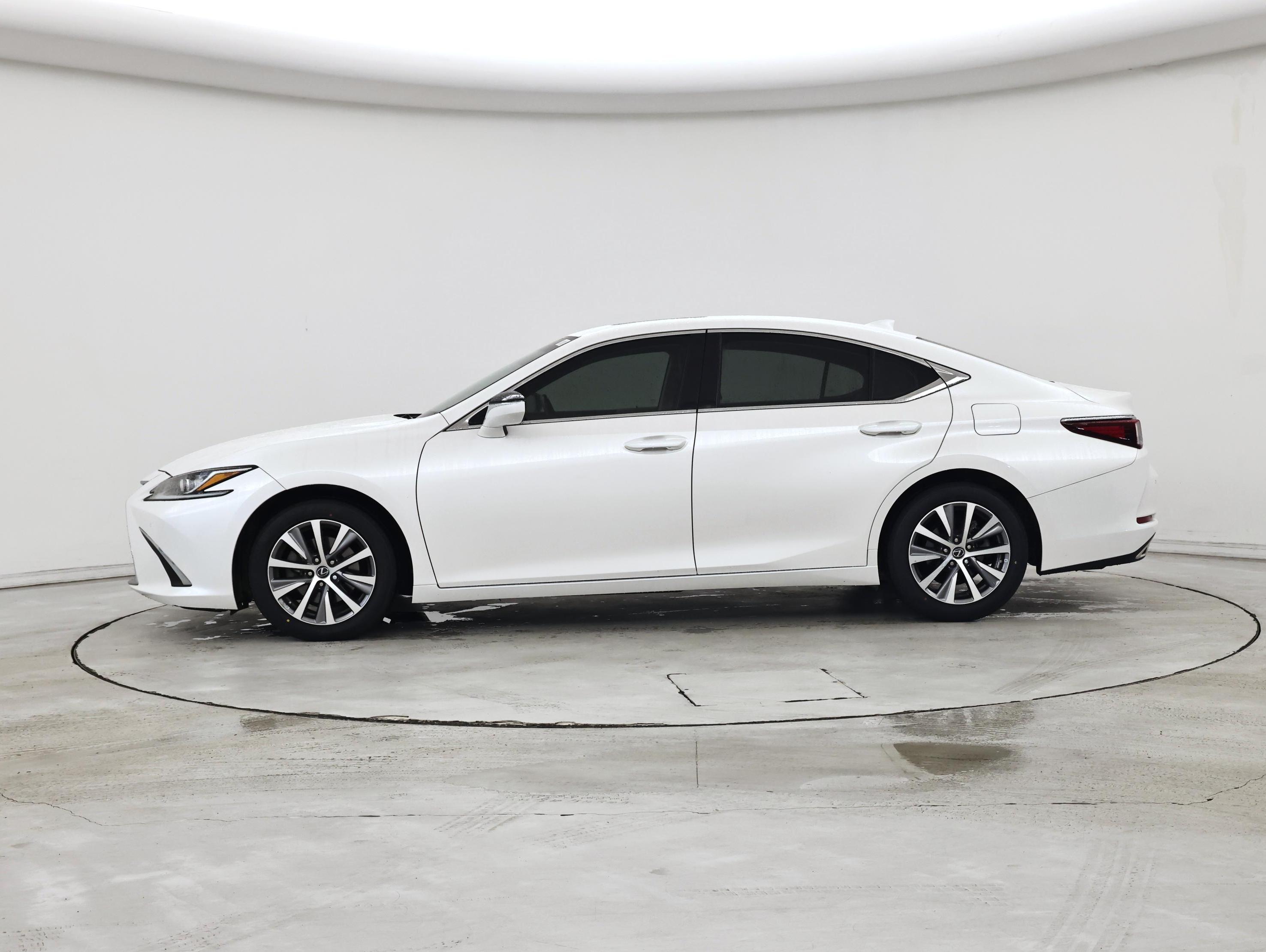 Thumbnail: 2020 Lexus ES - 3