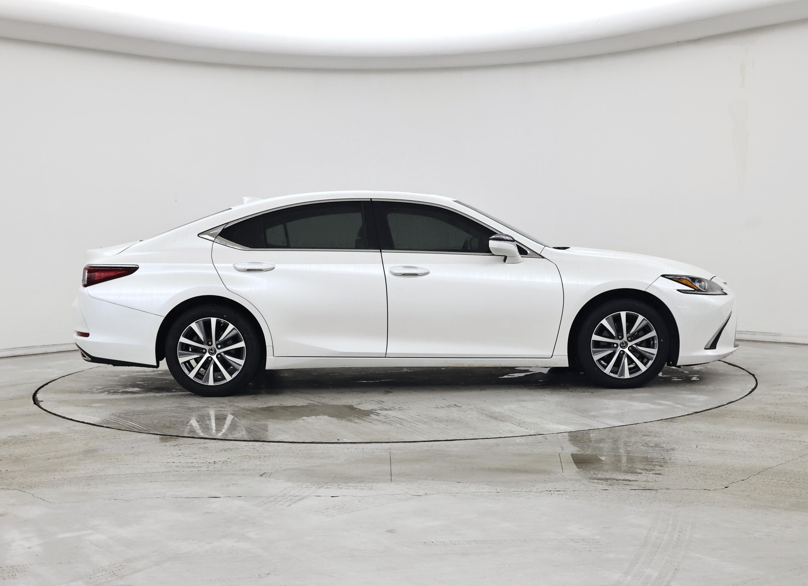 Thumbnail: 2020 Lexus ES - 7