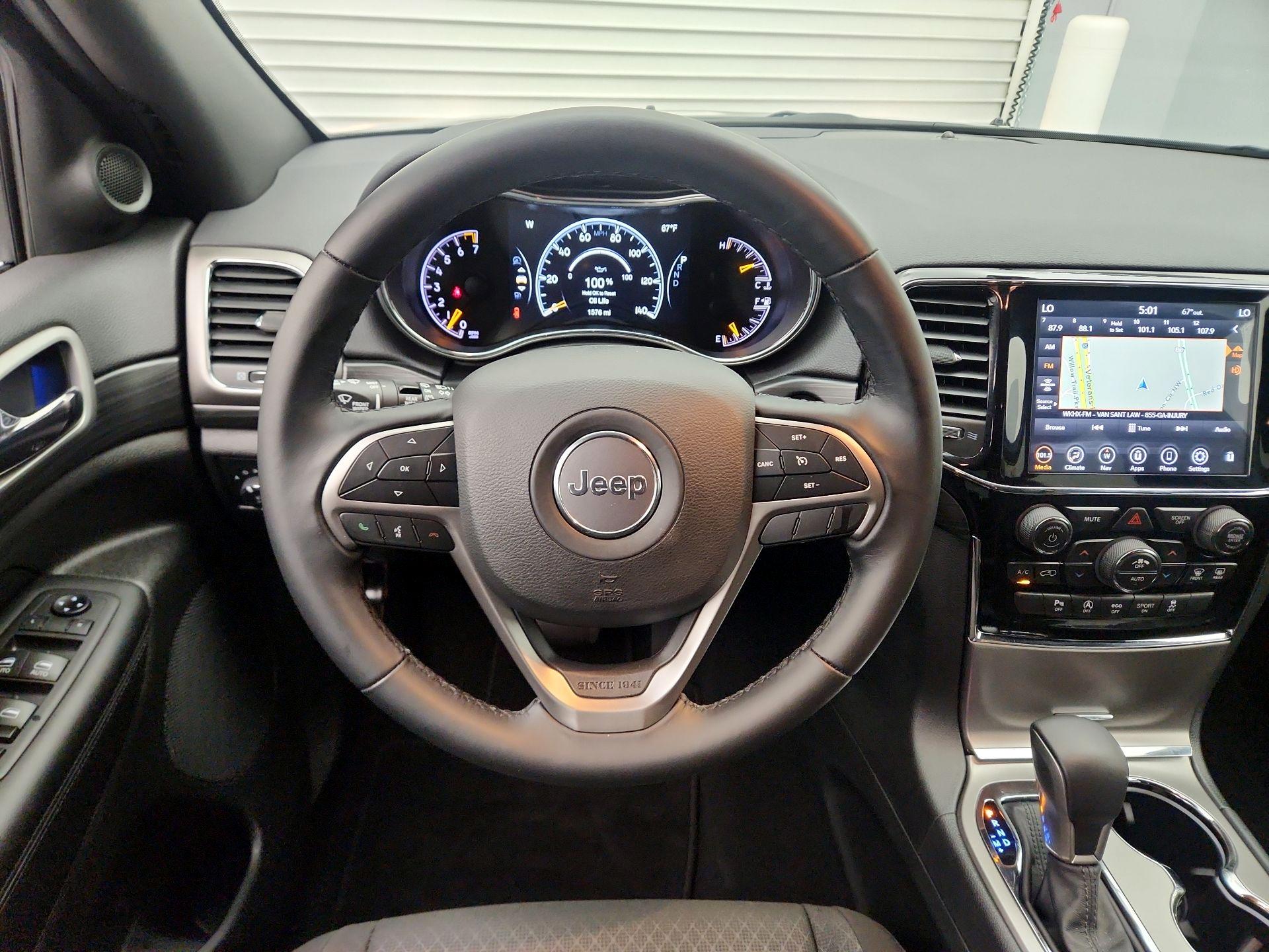 Thumbnail: 2020 Jeep Grand Cherokee - 10