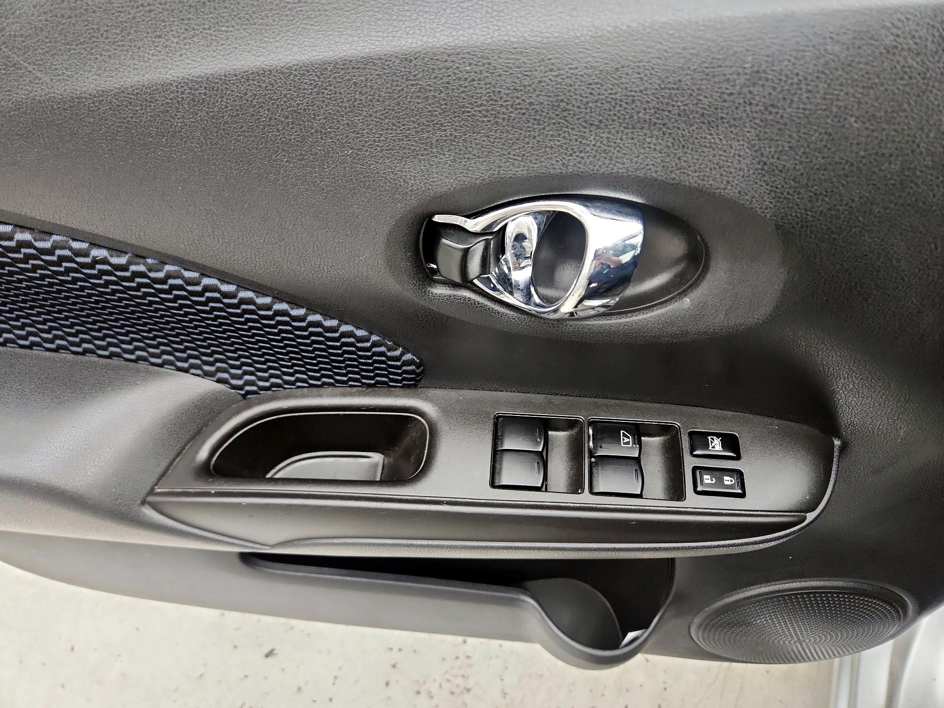 Thumbnail: 2016 Nissan Versa Note - 12