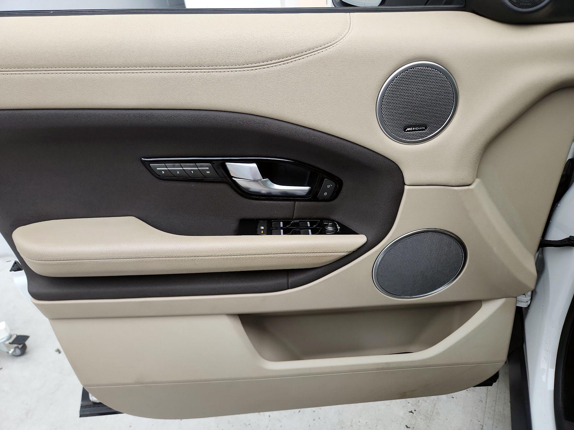 Thumbnail: 2018 Land Rover Range Rover Evoque - 12