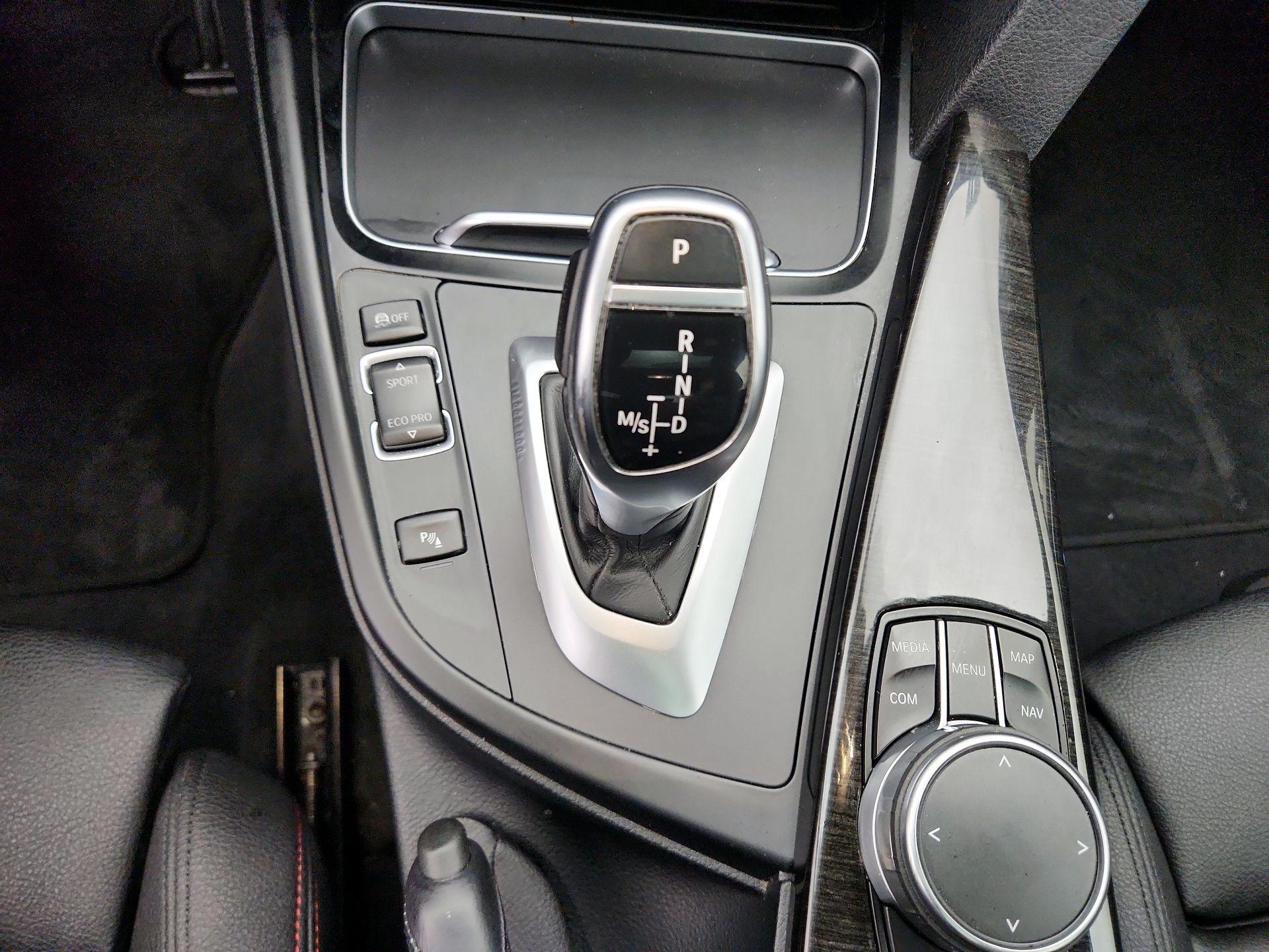 Thumbnail: 2018 BMW 3 Series - 18