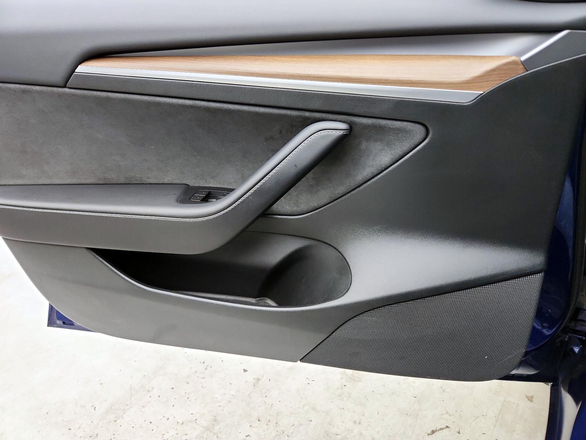 Thumbnail: 2023 Tesla Model 3 - 12